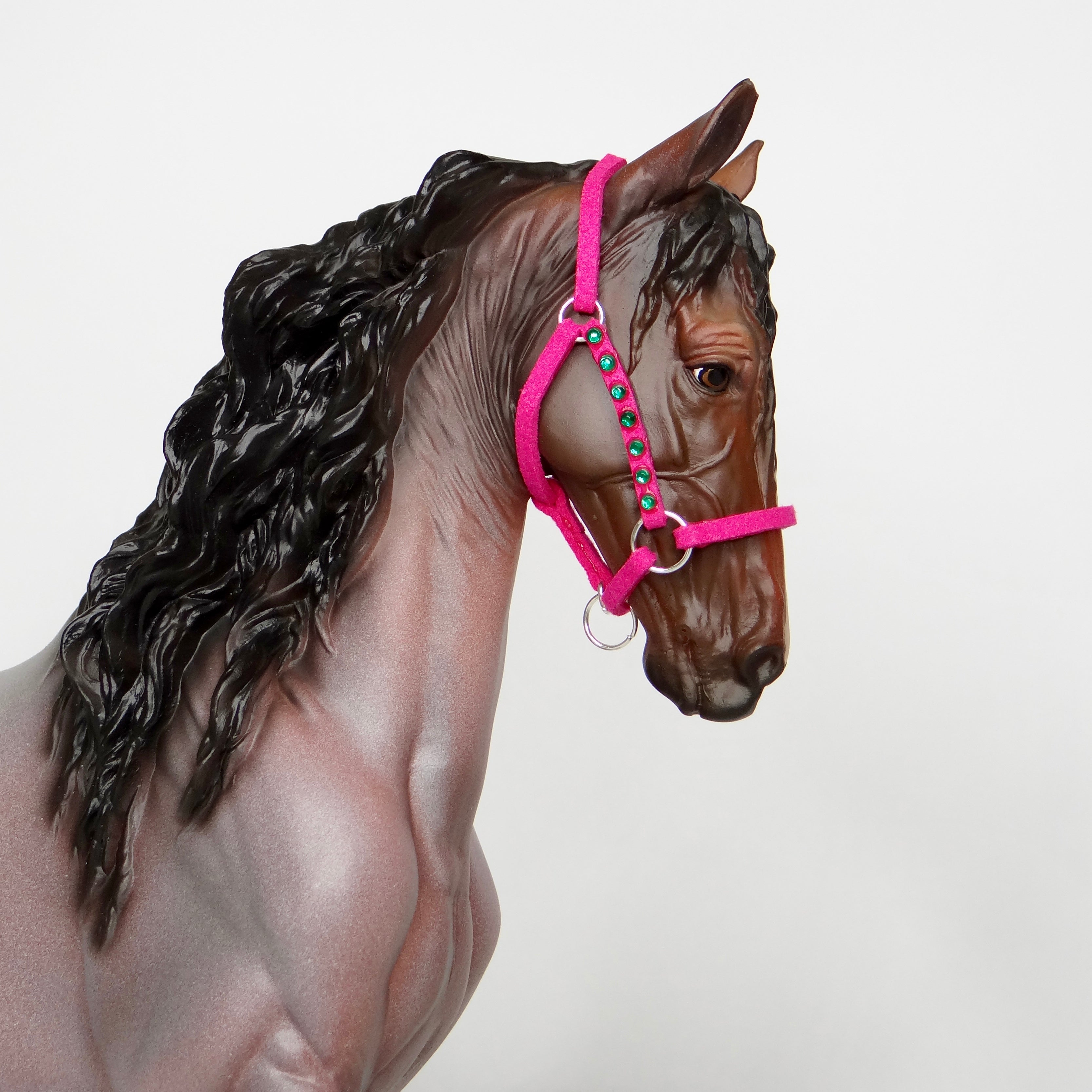 1:9 Halter + Gems