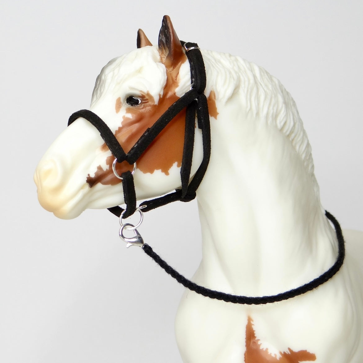1:9 Black Halter Embroidery Lead