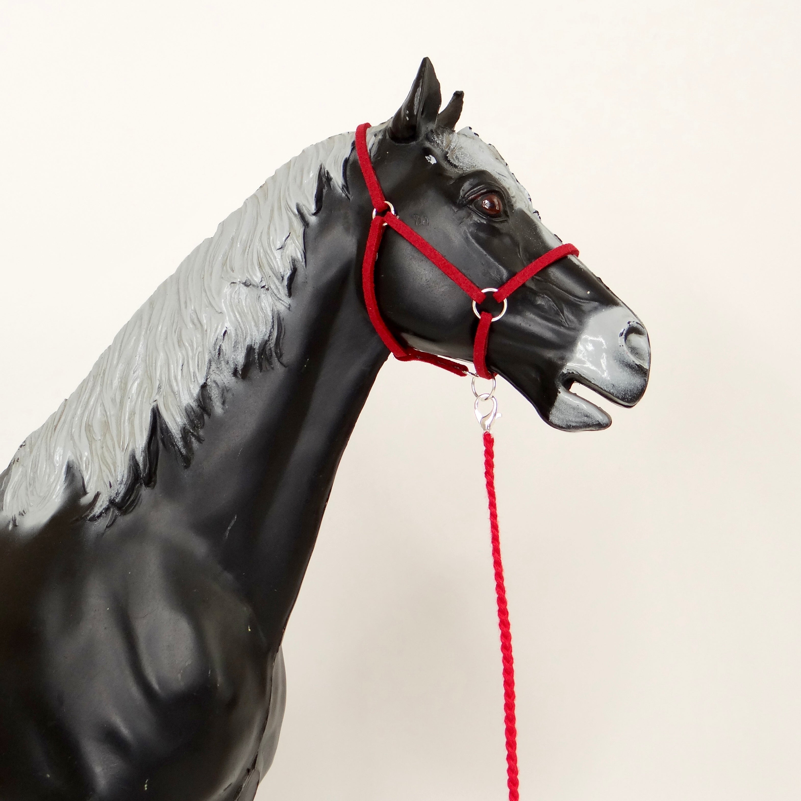 1:6 Red Halter Embroidery Lead