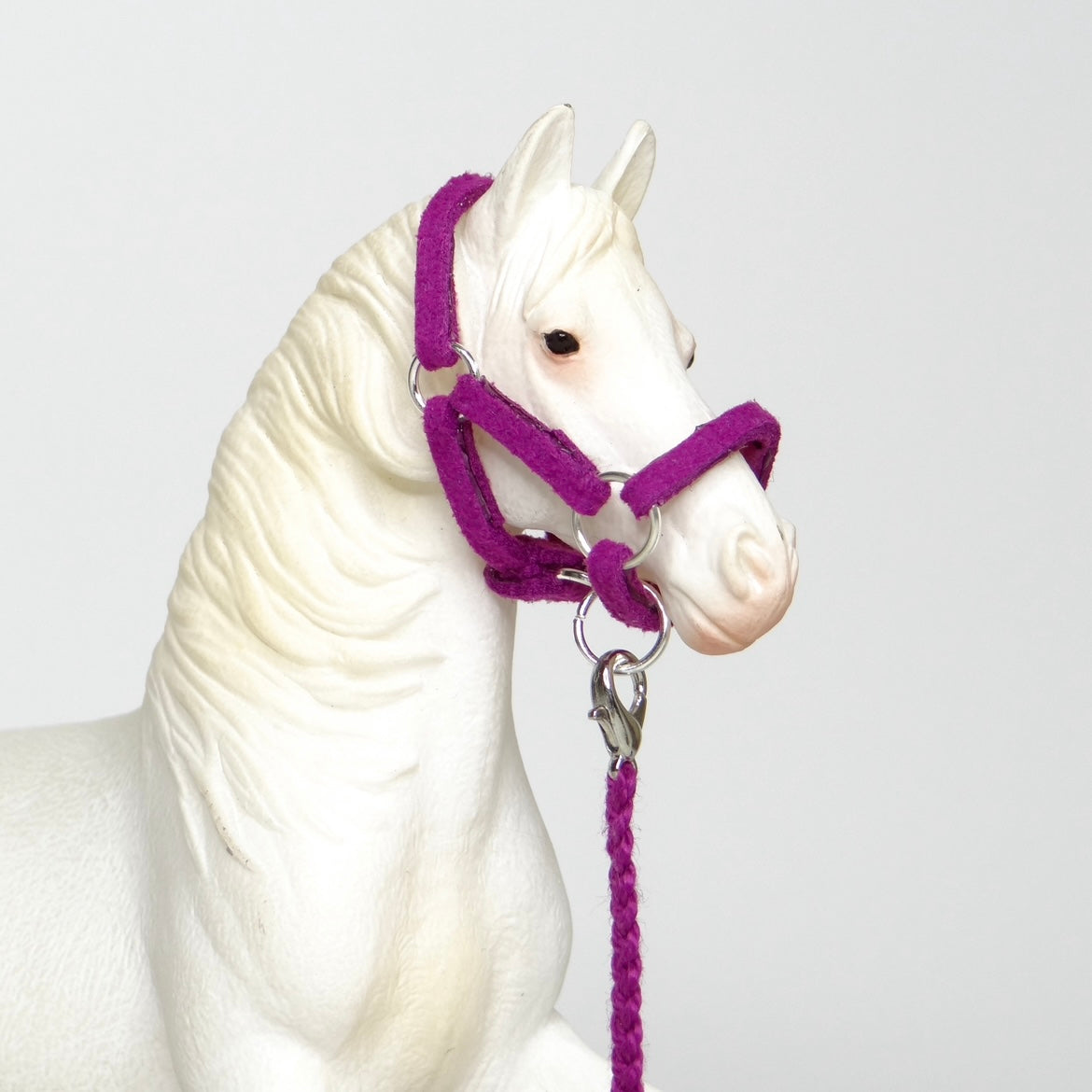 1:24 Grape Halter Braided Lead