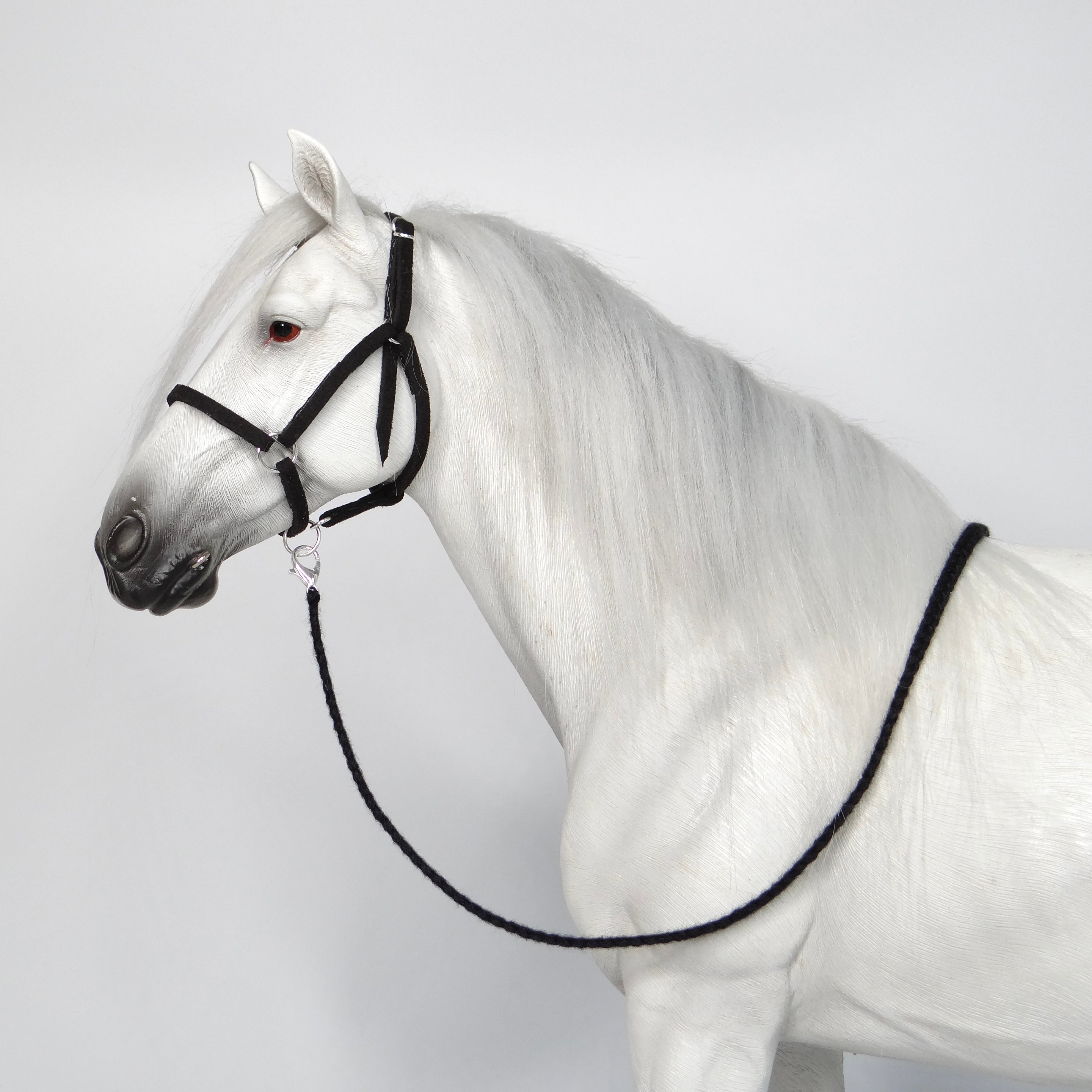 1:6 Black Halter Embroidery Lead
