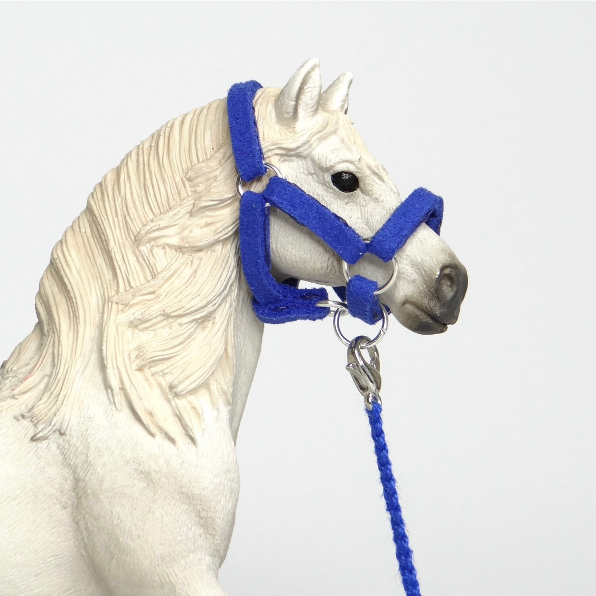 1:24 Dark Blue Halter Braided Lead