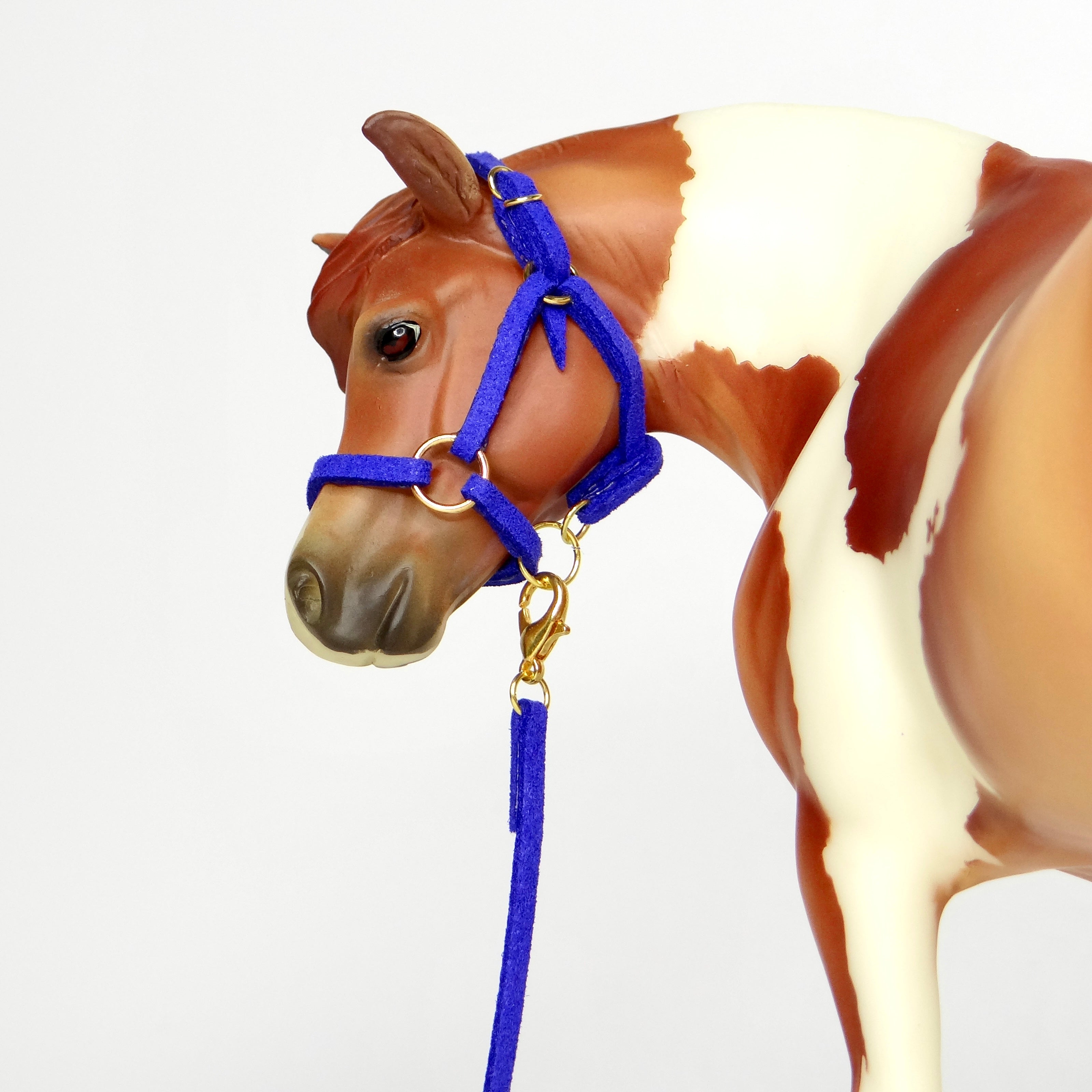 1:9 Halter with Faux Leadrope