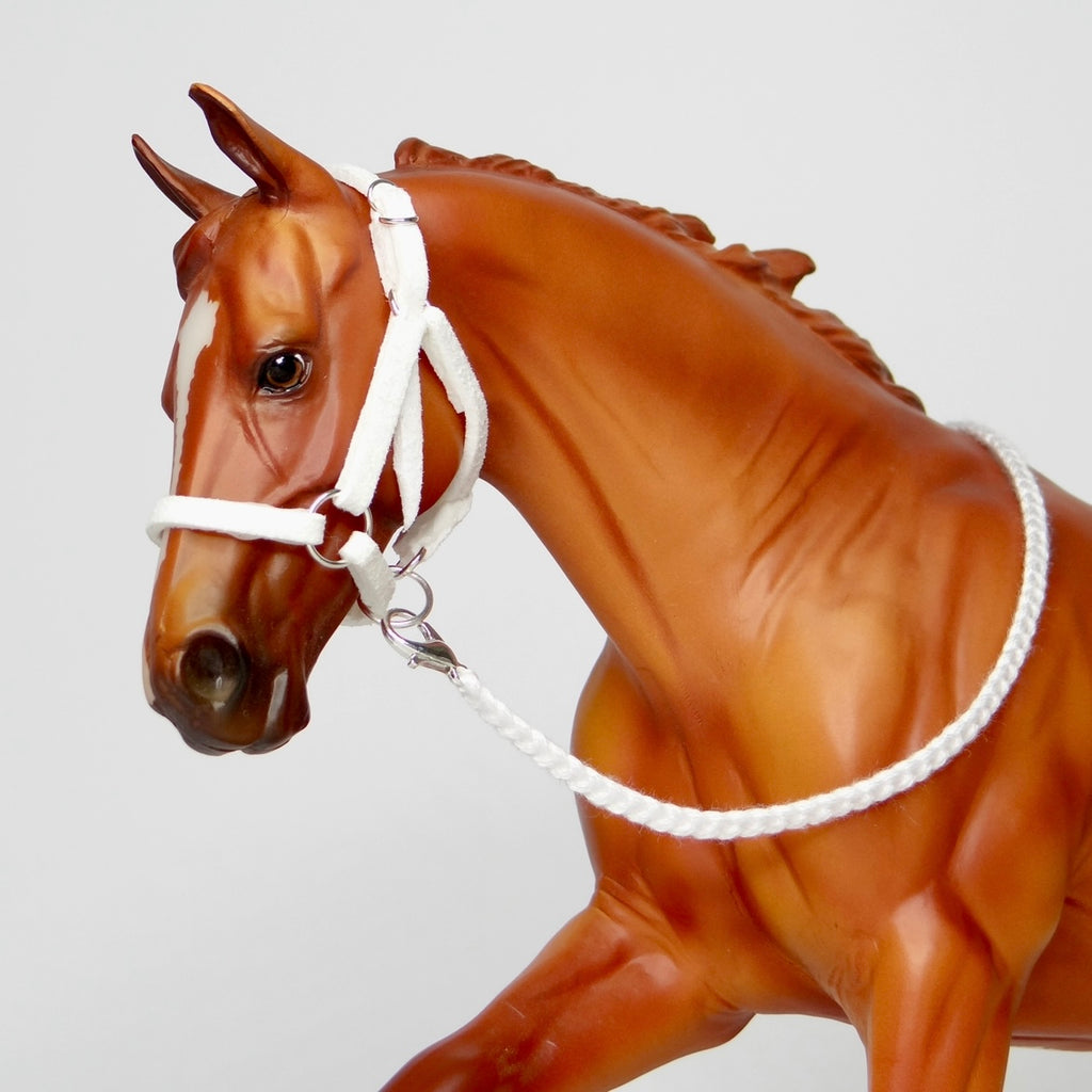 1:9 White Halter Embroidery Lead