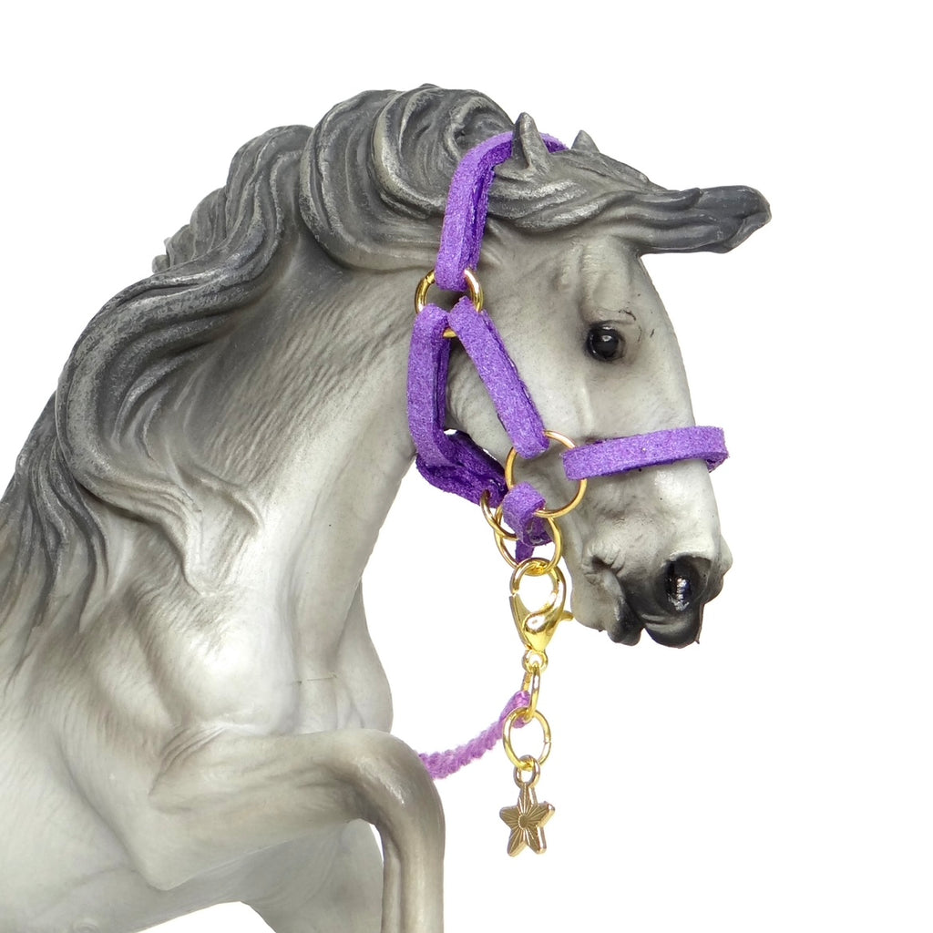 1:24 Halter with Braided Lead Star Charm