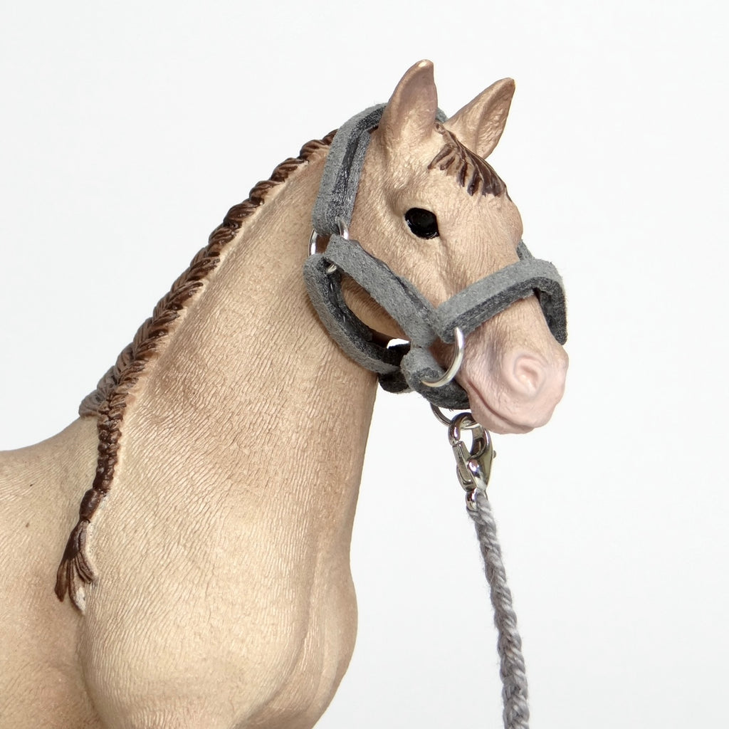 1:24 Grey Halter Braided Lead