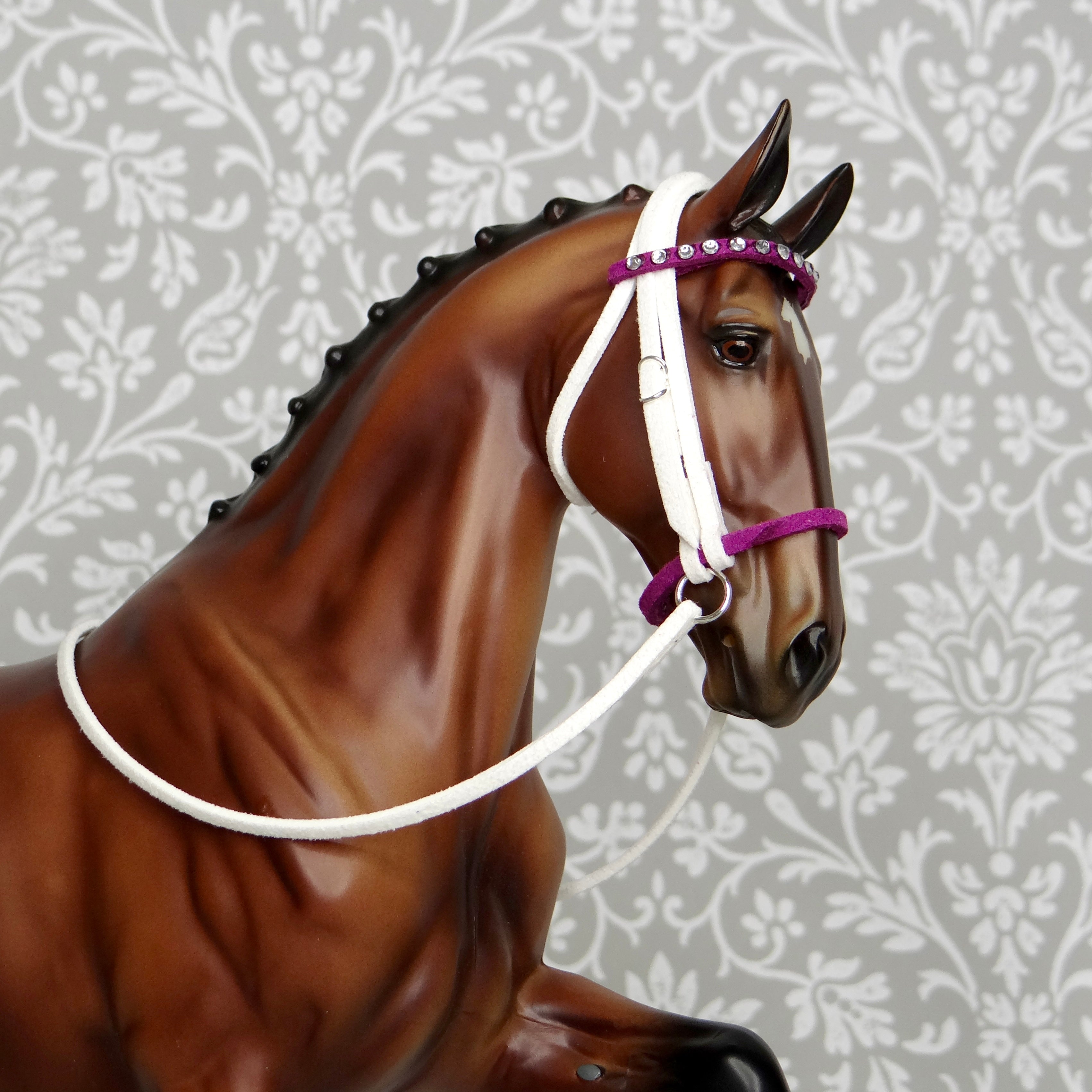 1:9 White Realistic Bridle with Gems
