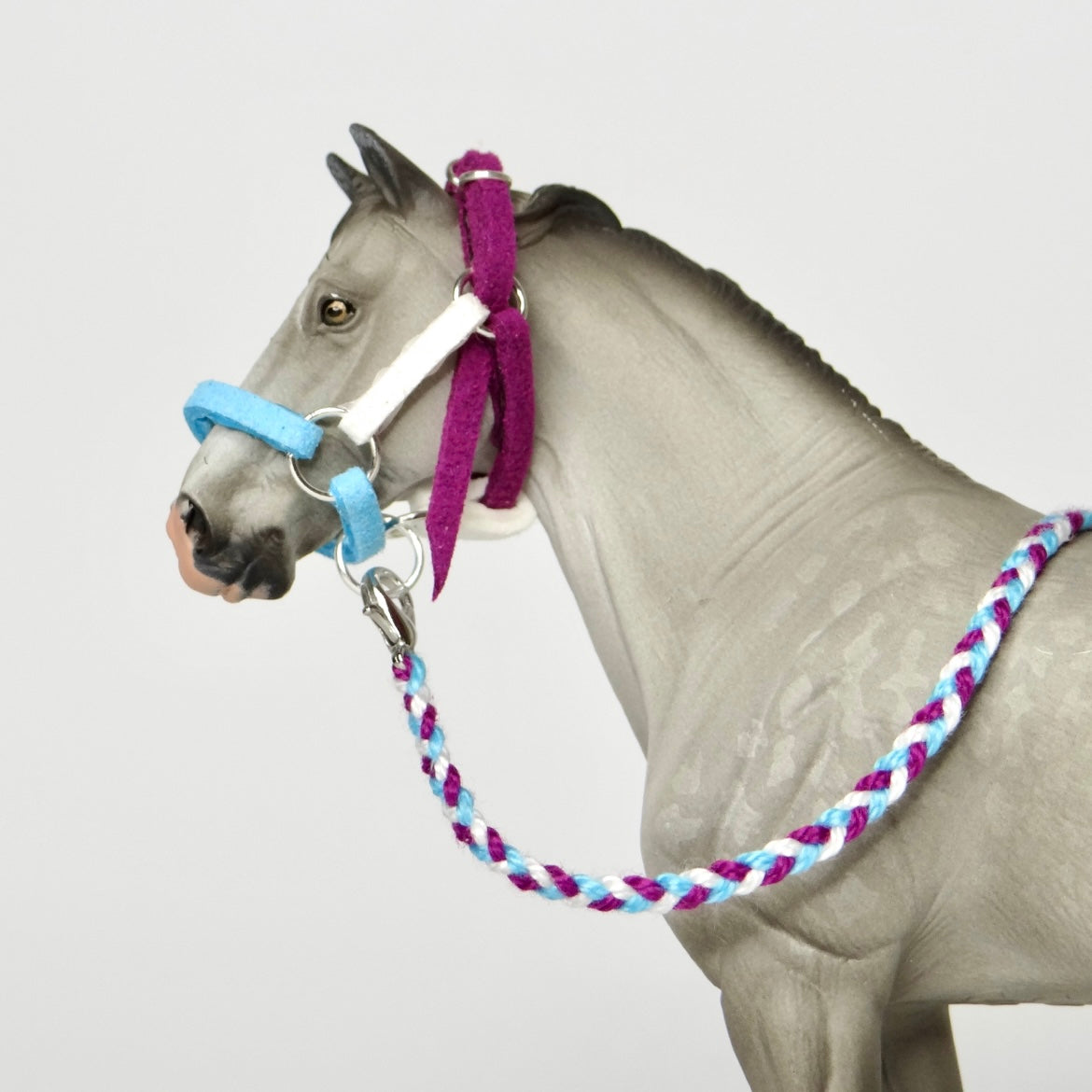 1:24 Three Colour Halter with Braided Lead