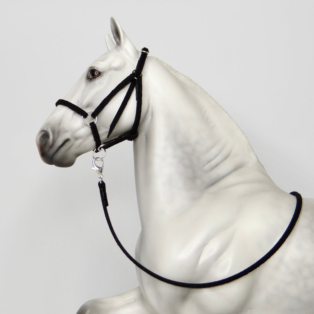1:9 Halter with Faux Leadrope