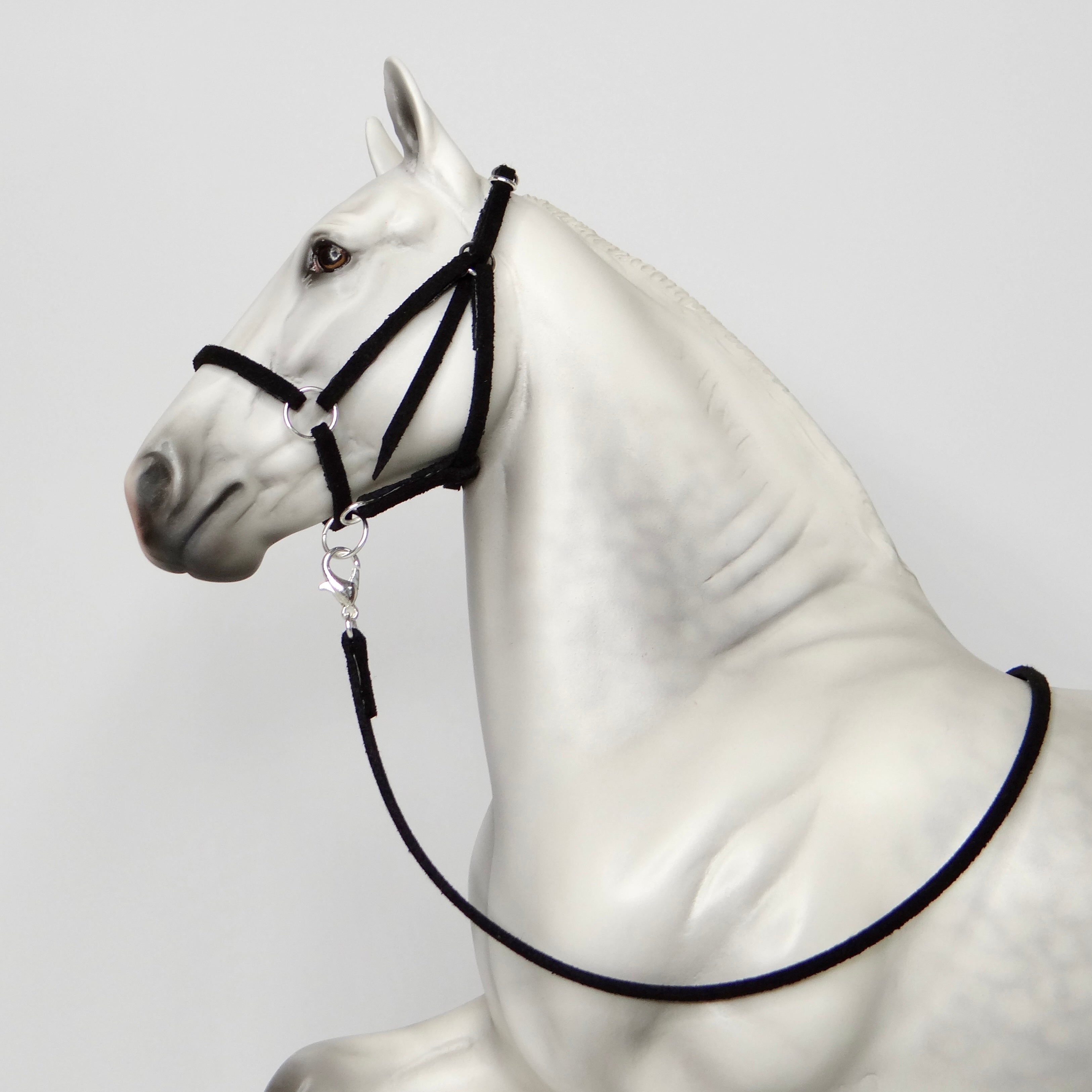 1:9 Halter with Faux Leadrope