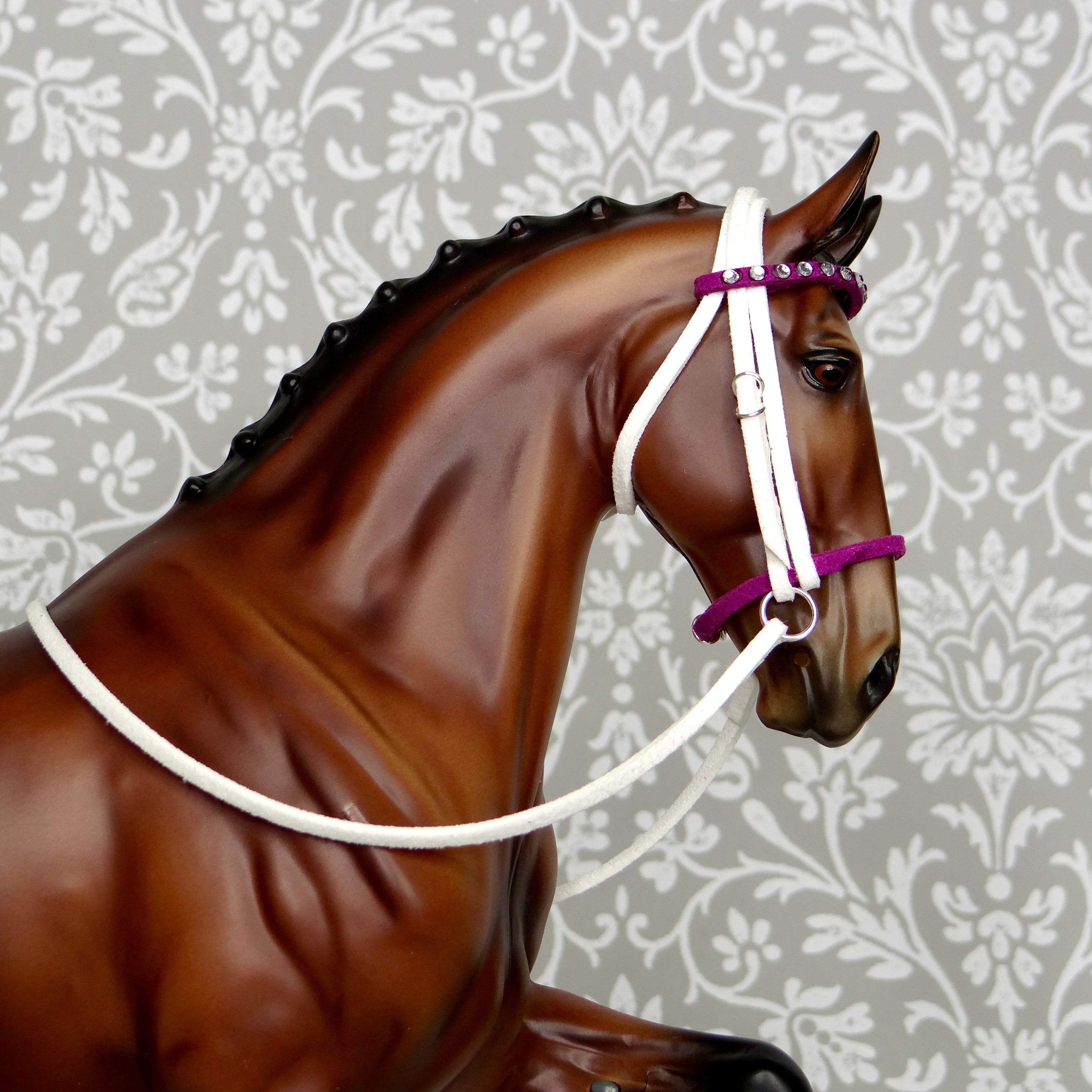 1:9 White Realistic Bridle with Gems