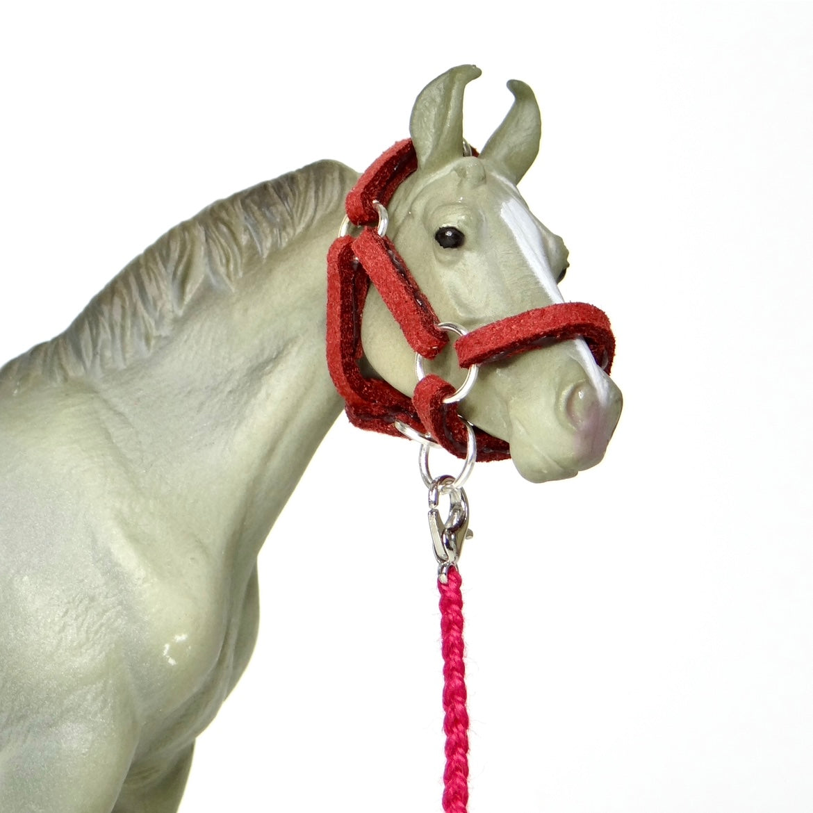 1:24 Burgundy Halter Braided Lead