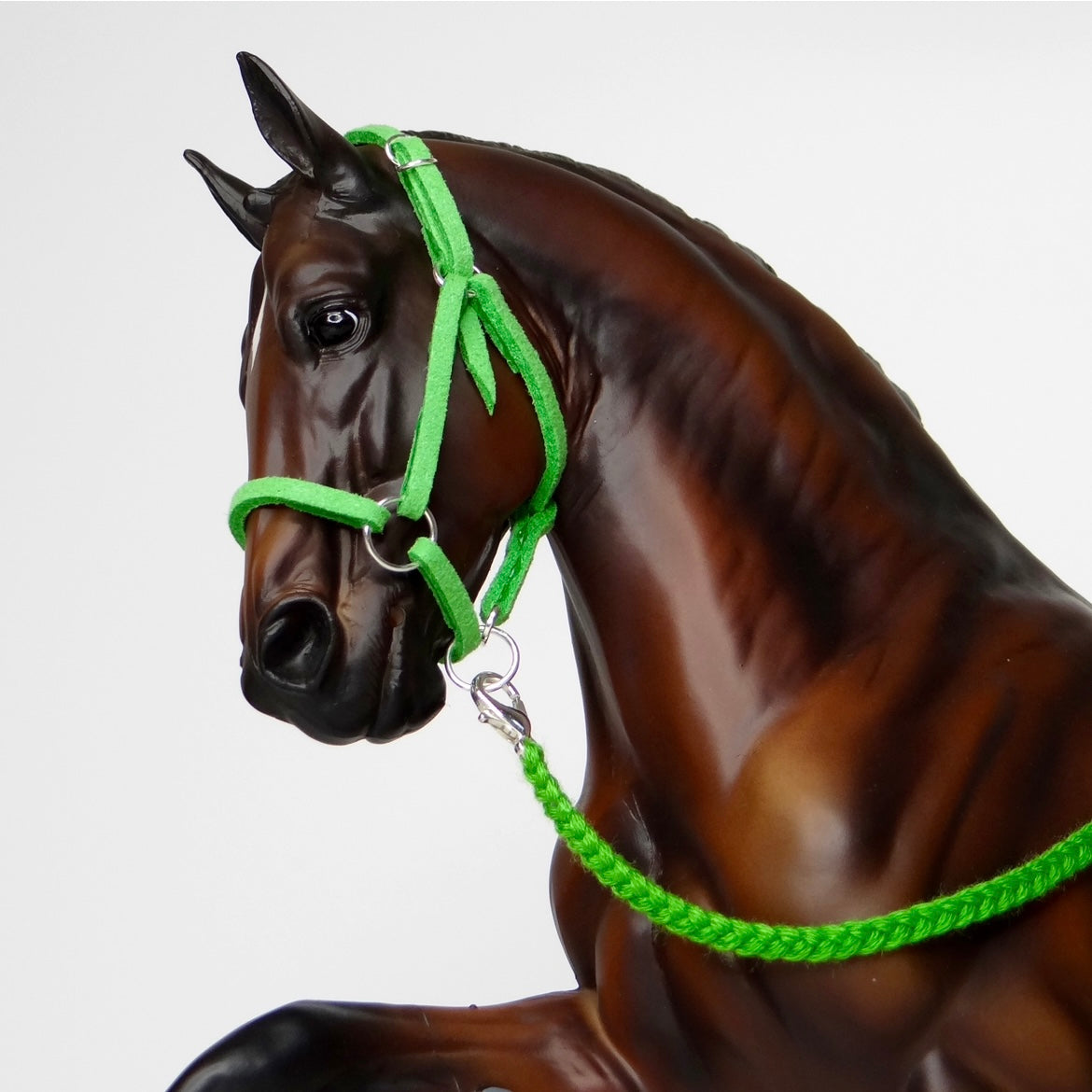 1:9 Green Halter Embroidery Lead
