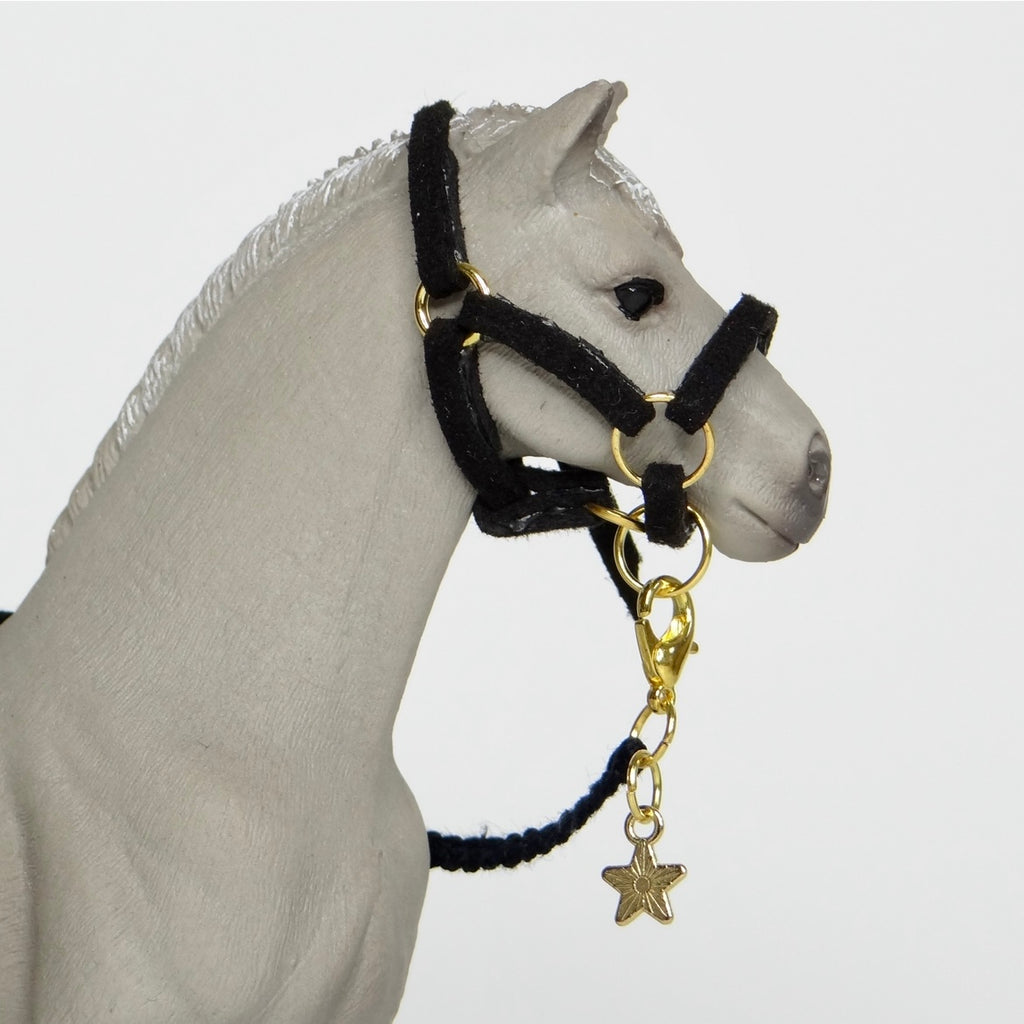 1:24 Halter with Braided Lead Star Charm