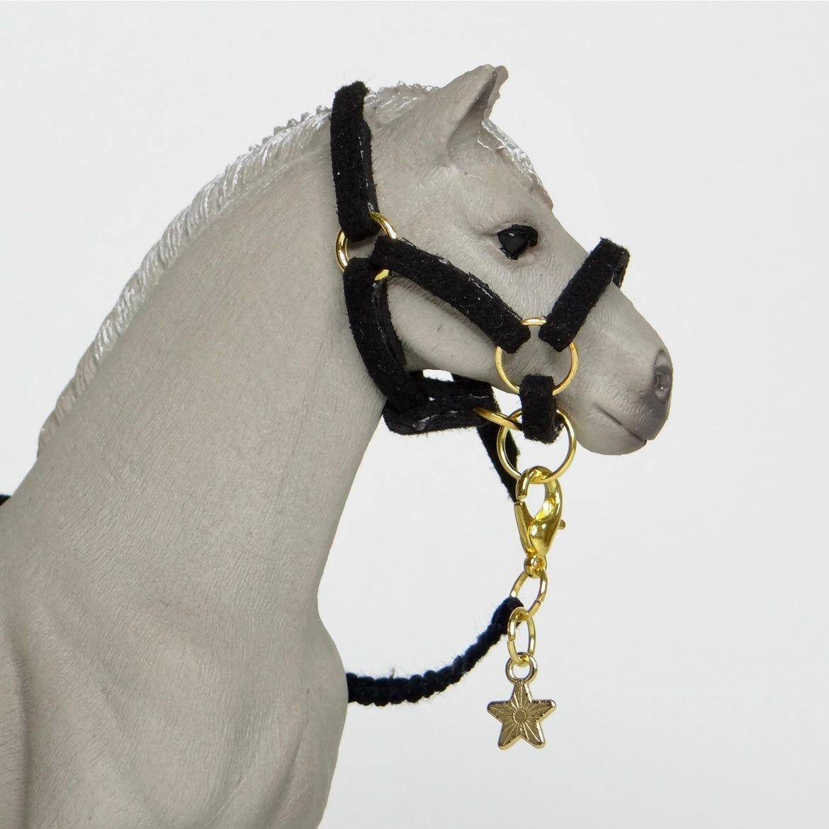 1:24 Halter with Braided Lead Star Charm