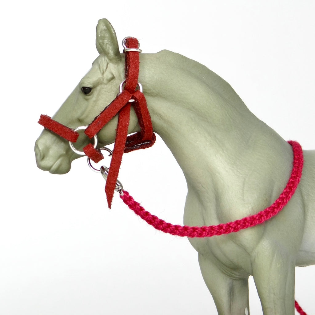 1:24 Burgundy Halter Braided Lead