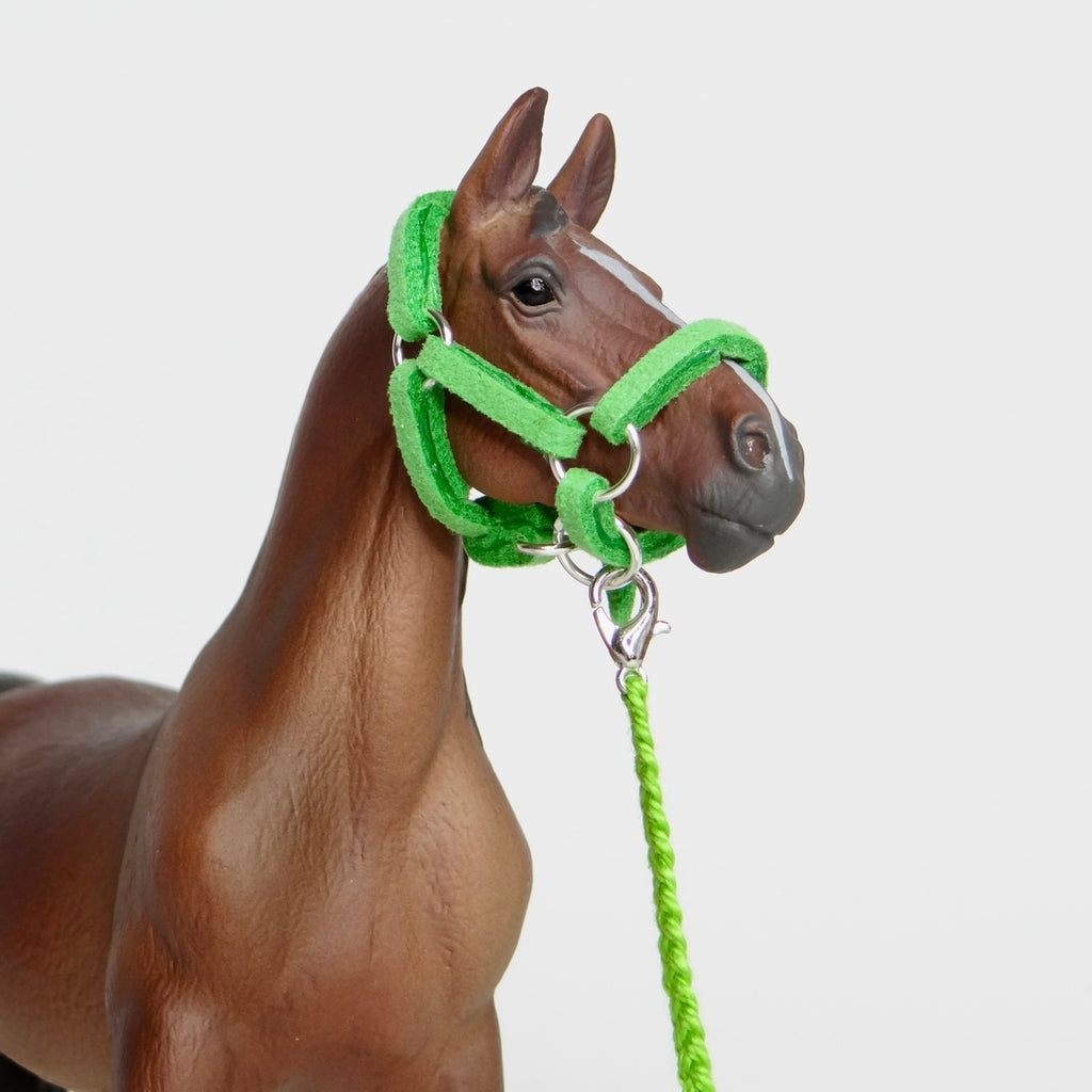1:24 Green Halter Braided Lead