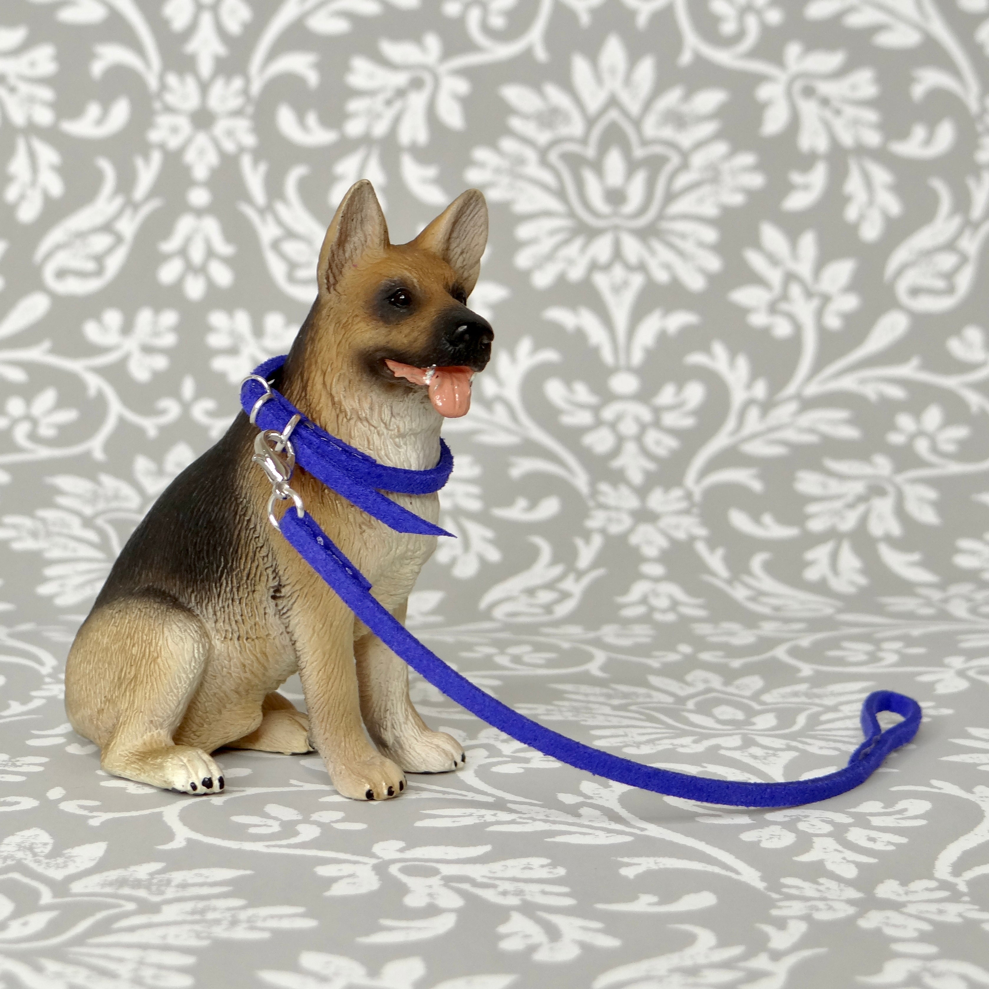 1:24 Dog Collar with Lead
