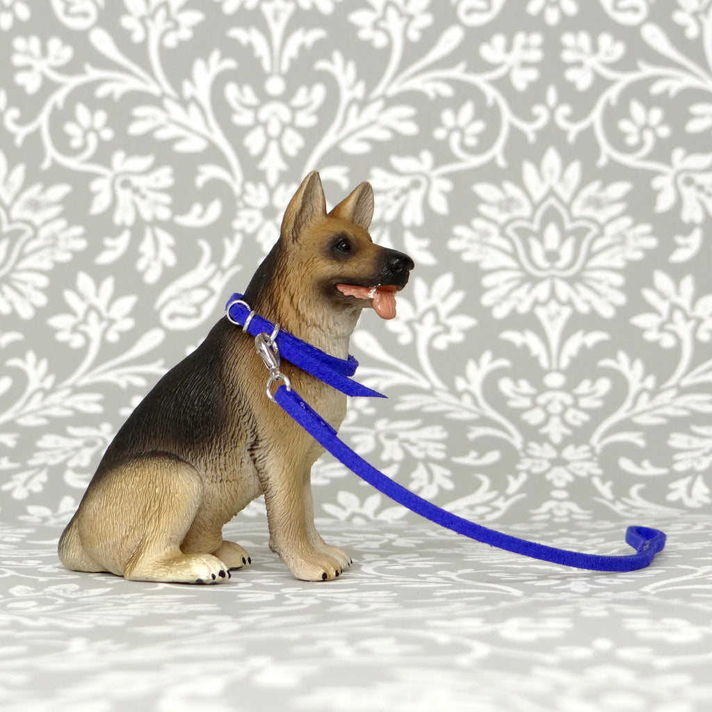1:24 Dog Collar with Lead