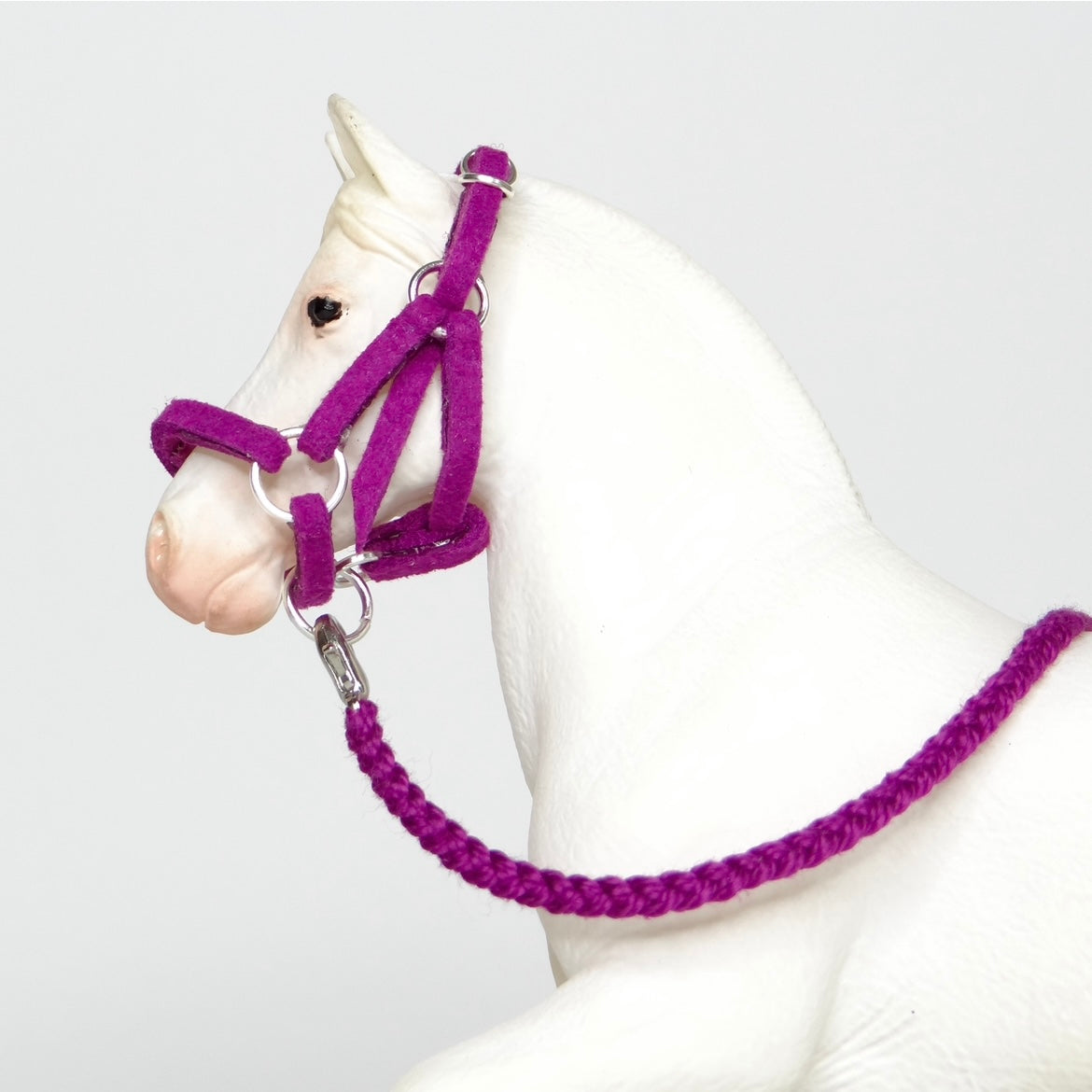 1:24 Grape Halter Braided Lead