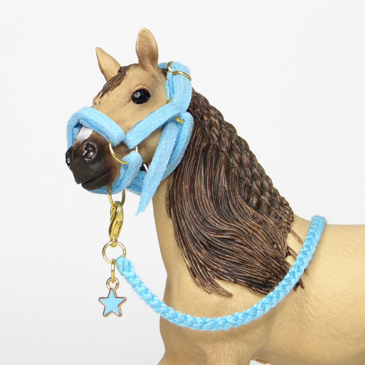 1:24 Halter with Braided Lead Star Charm