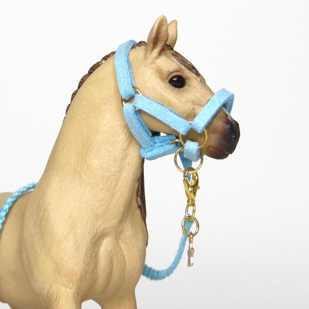 1:24 Halter with Braided Lead Star Charm