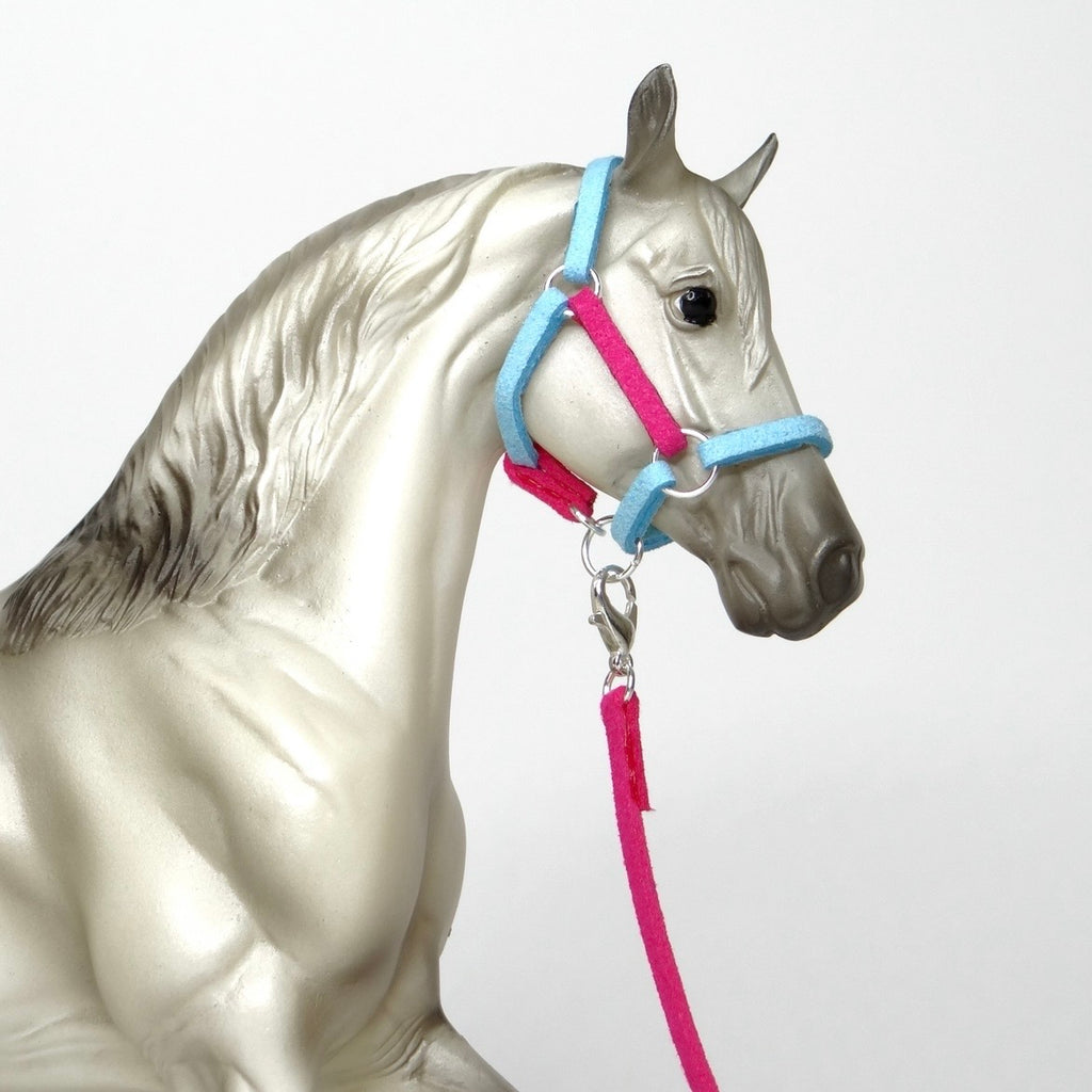 1:12 Two Colour Halter with Faux Lead