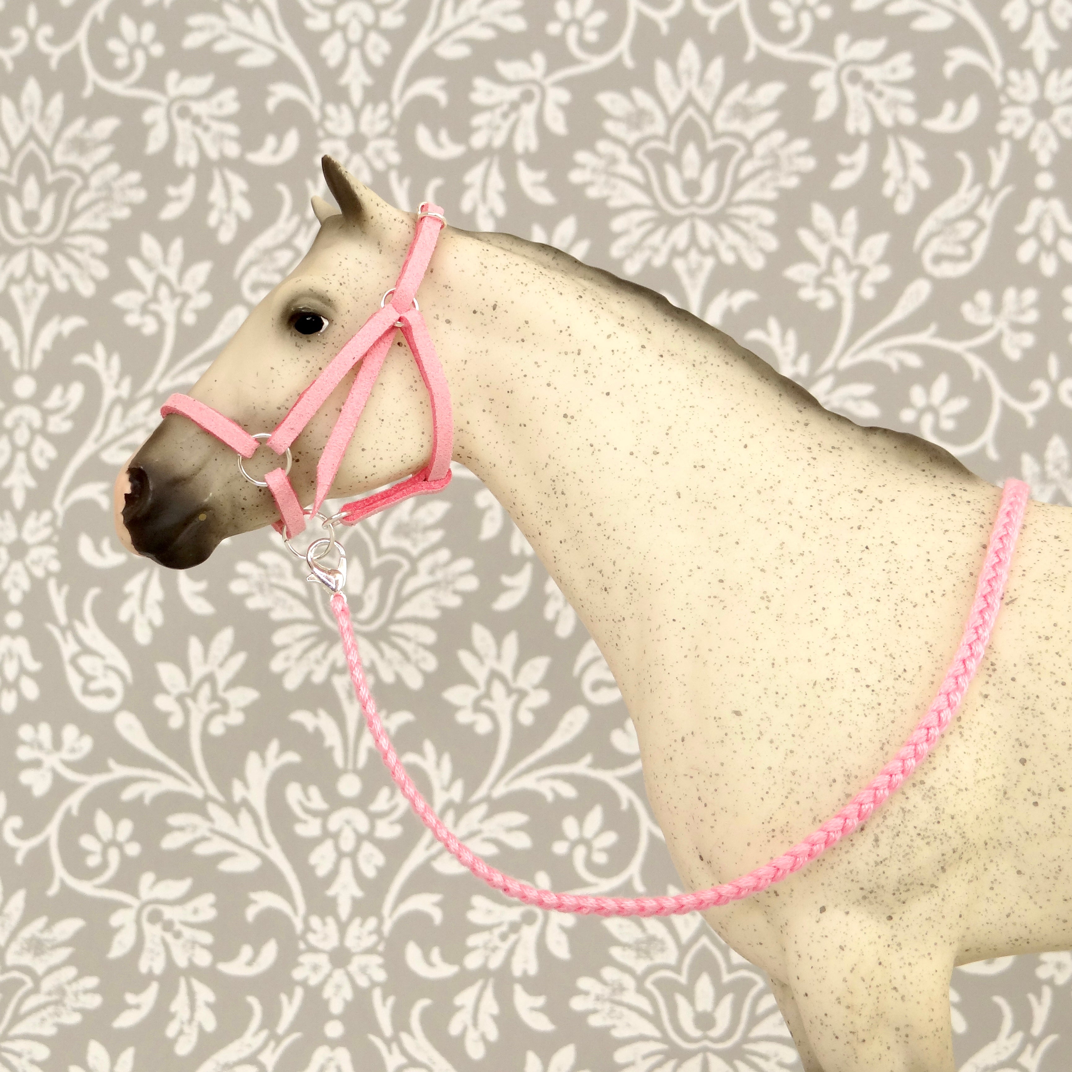 1:9 Light Pink Halter Embroidery Lead