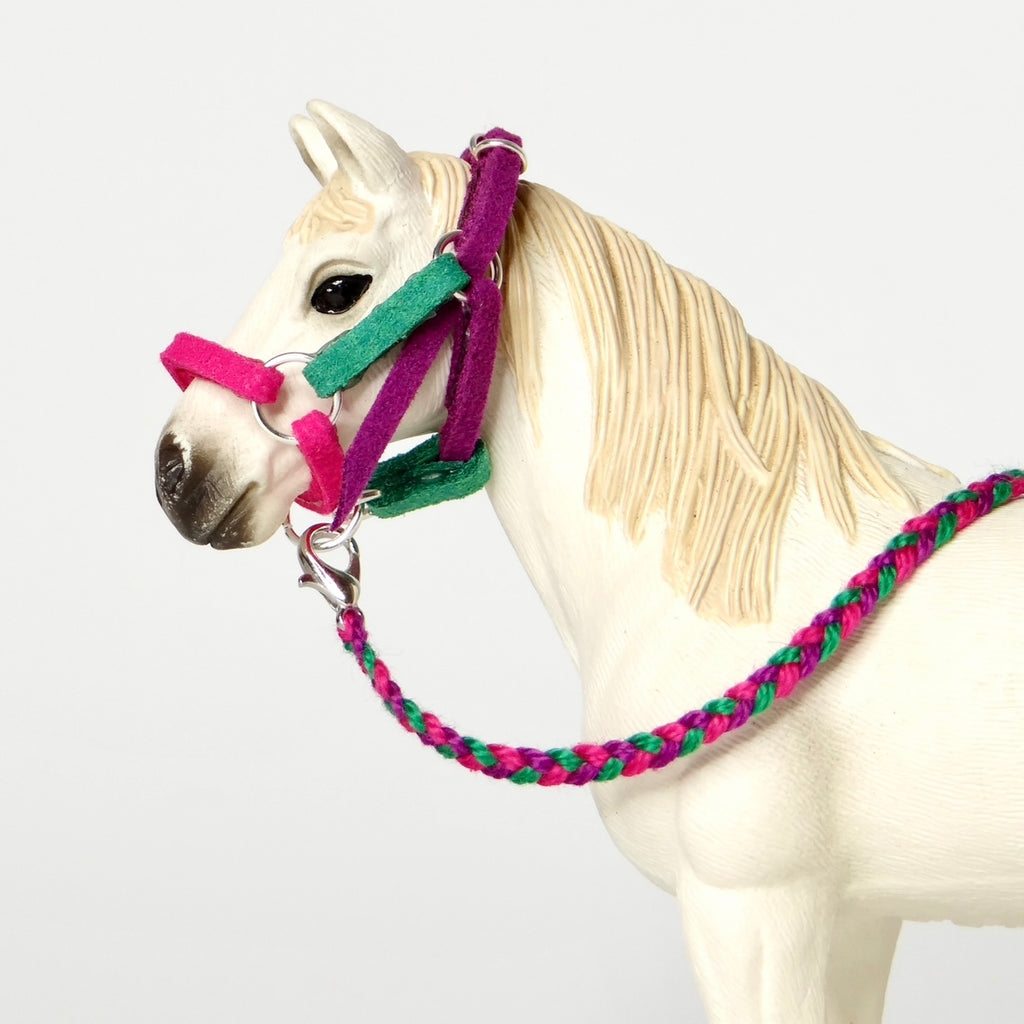 1:24 Three Colour Halter with Braided Lead
