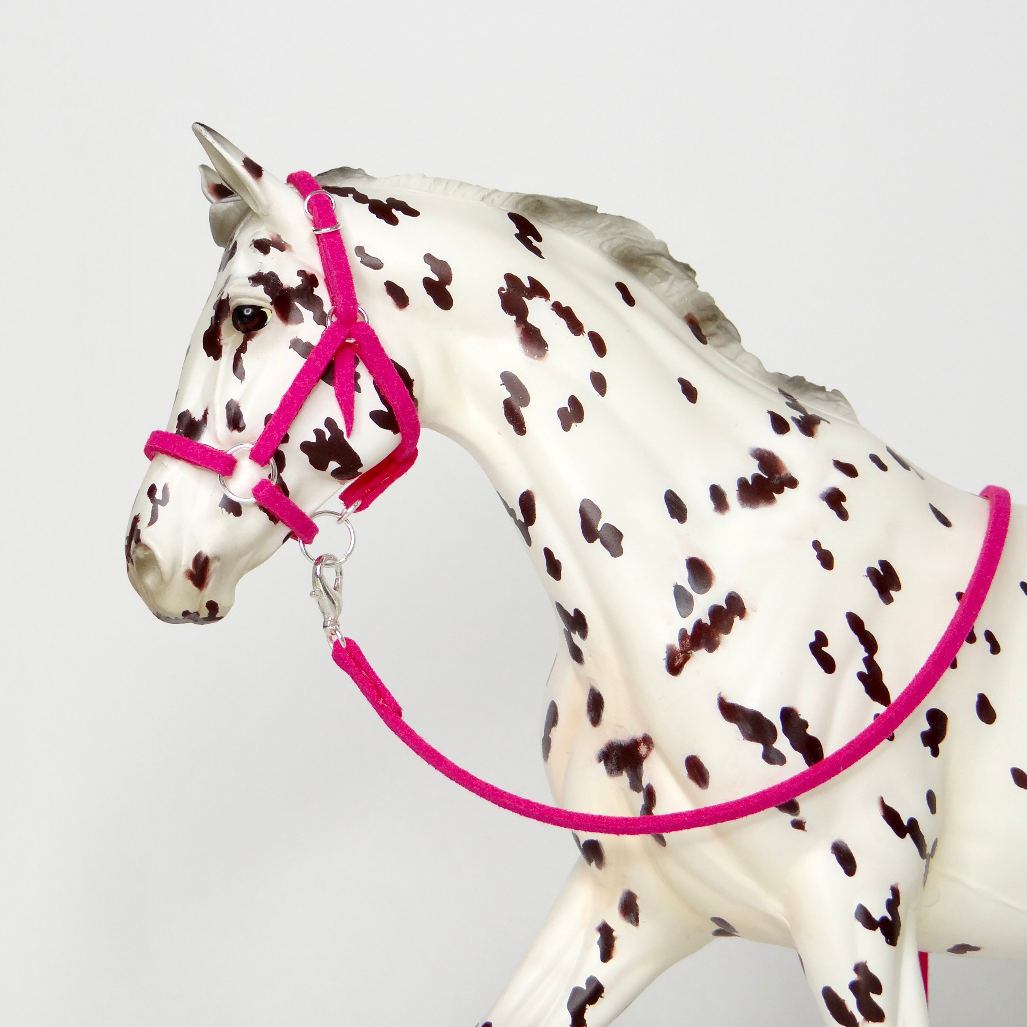 1:9 Halter with Faux Leadrope