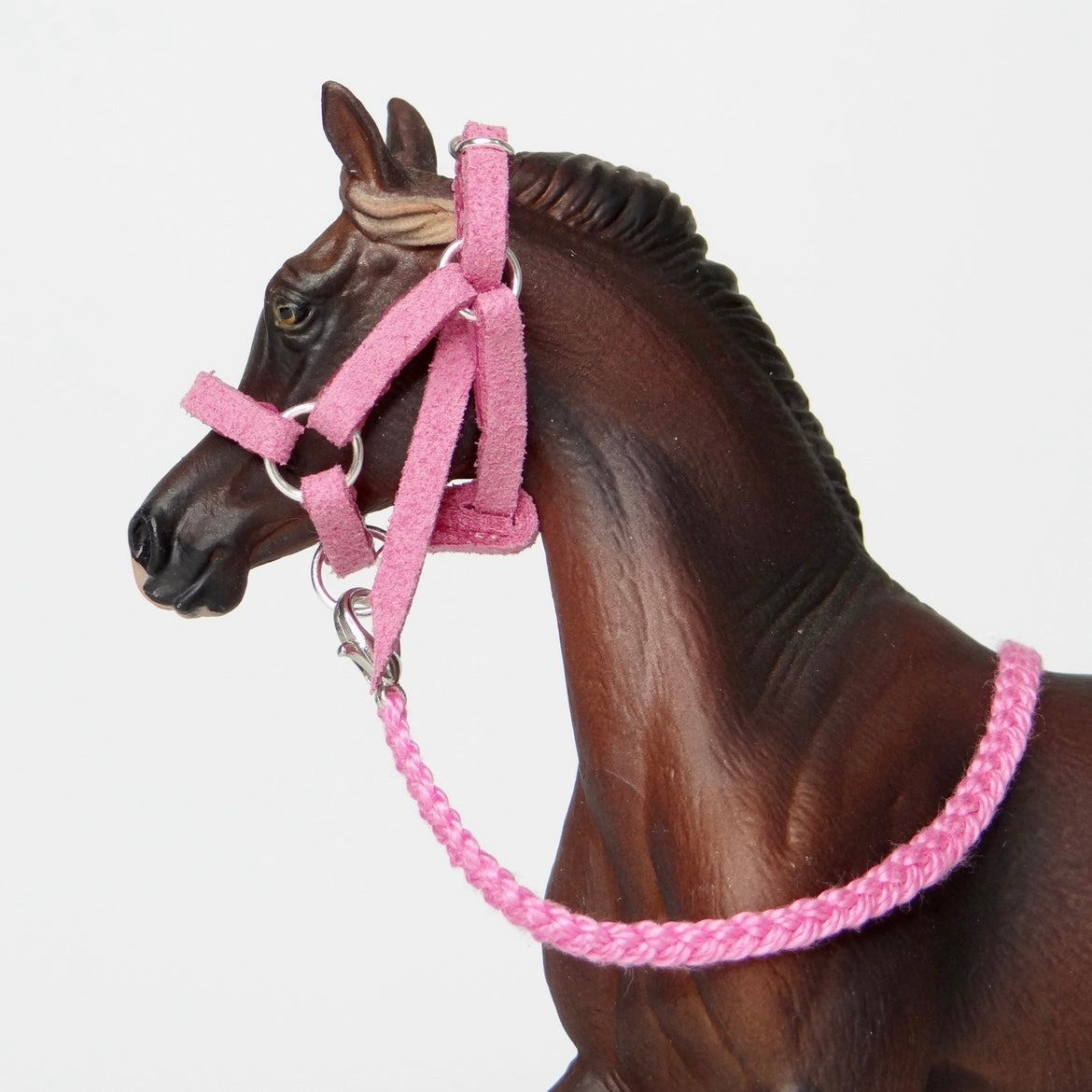 1:24 Flamingo Pink Halter Braided Lead