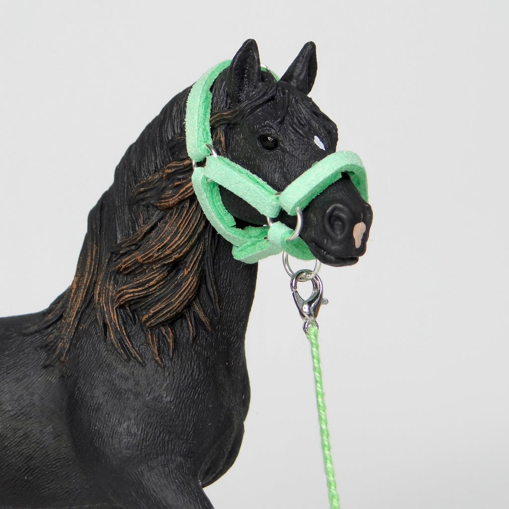 1:24 Seafoam Halter Braided Lead