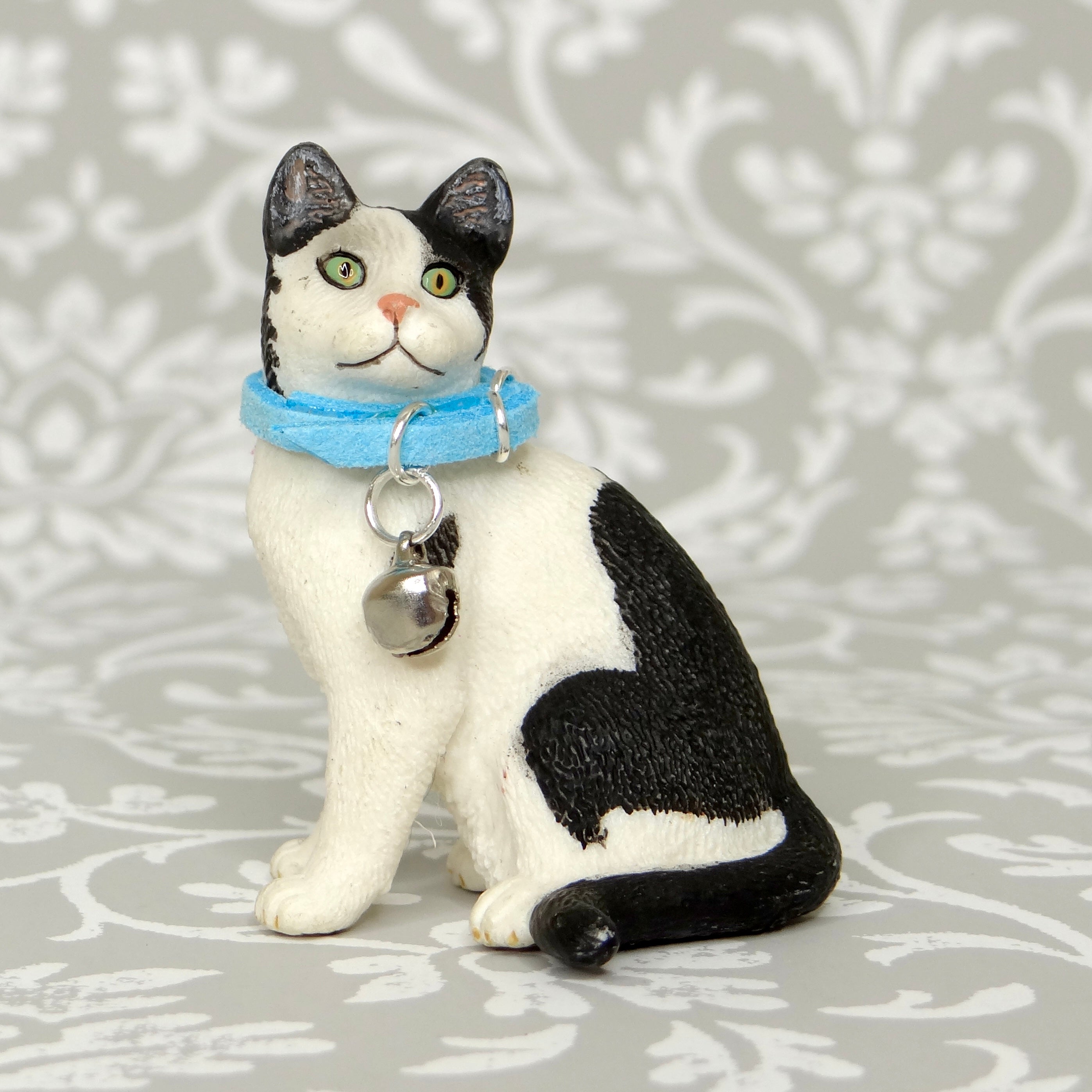 1:24 Cat Collar with Bell