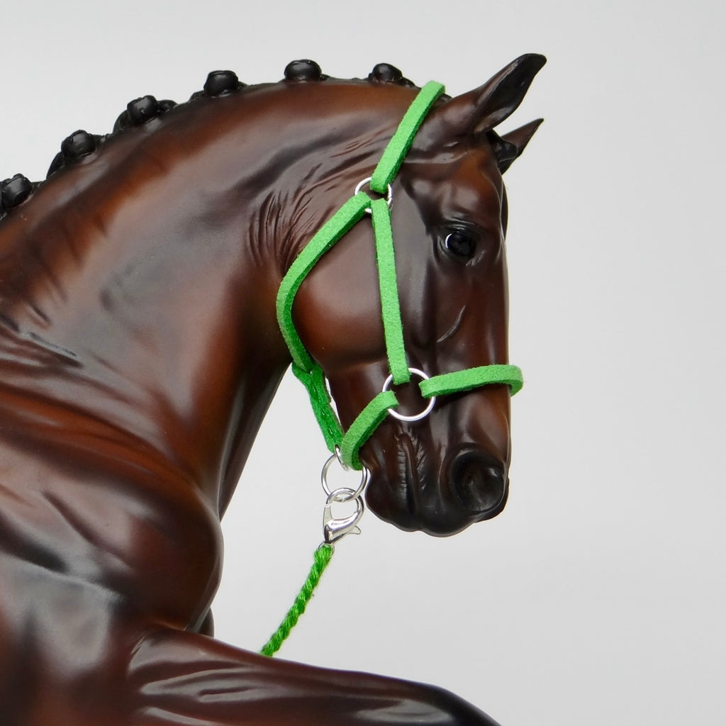 1:9 Green Halter Embroidery Lead