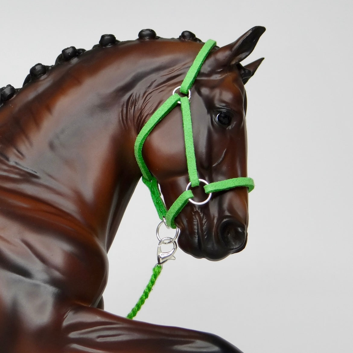 1:9 Green Halter Embroidery Lead