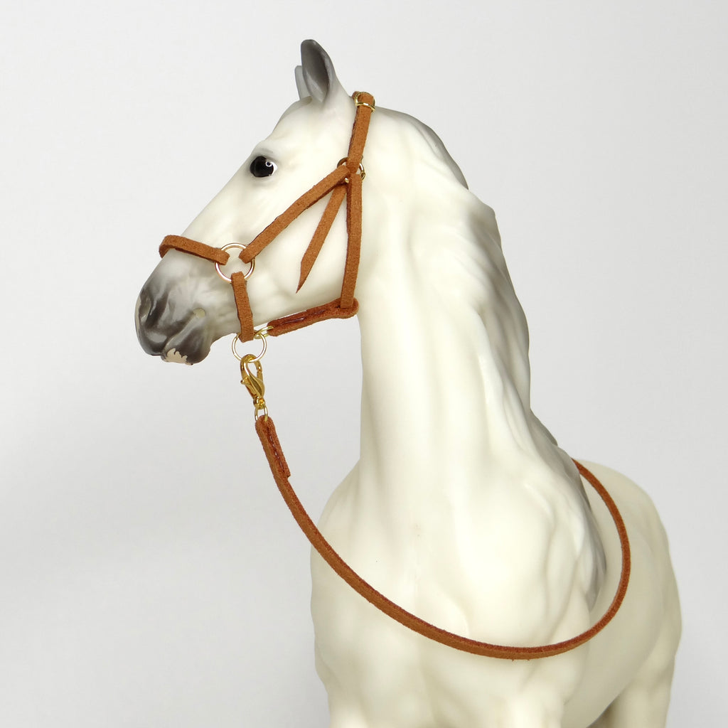 1:9 Halter with Faux Leadrope