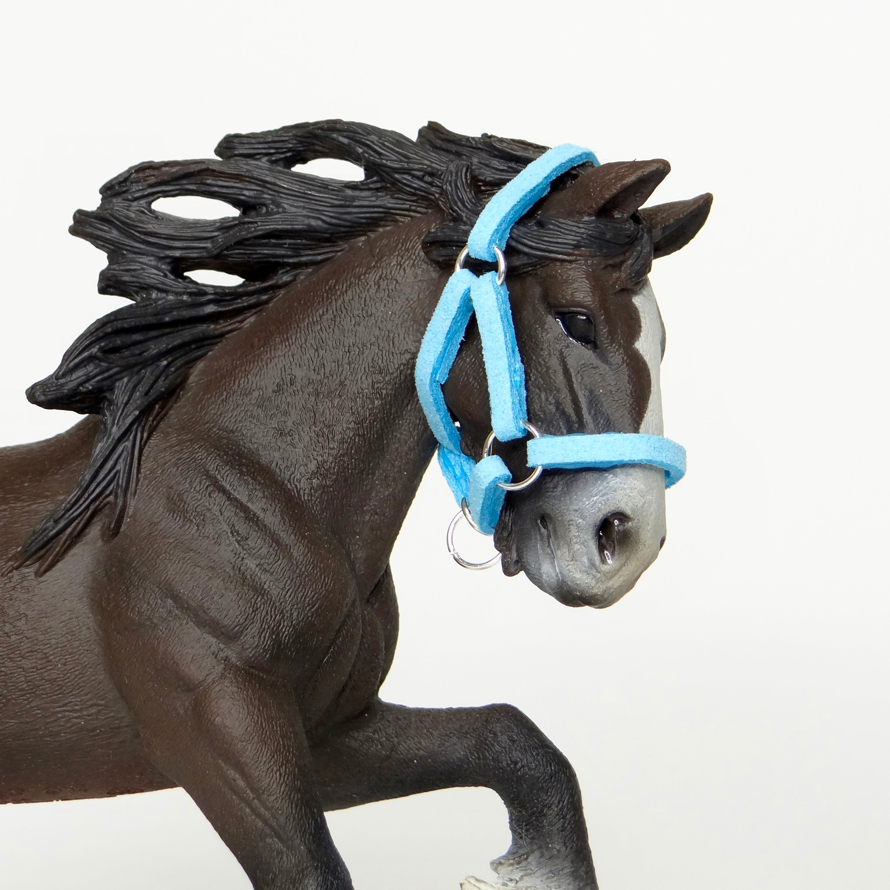 1:24 Halter