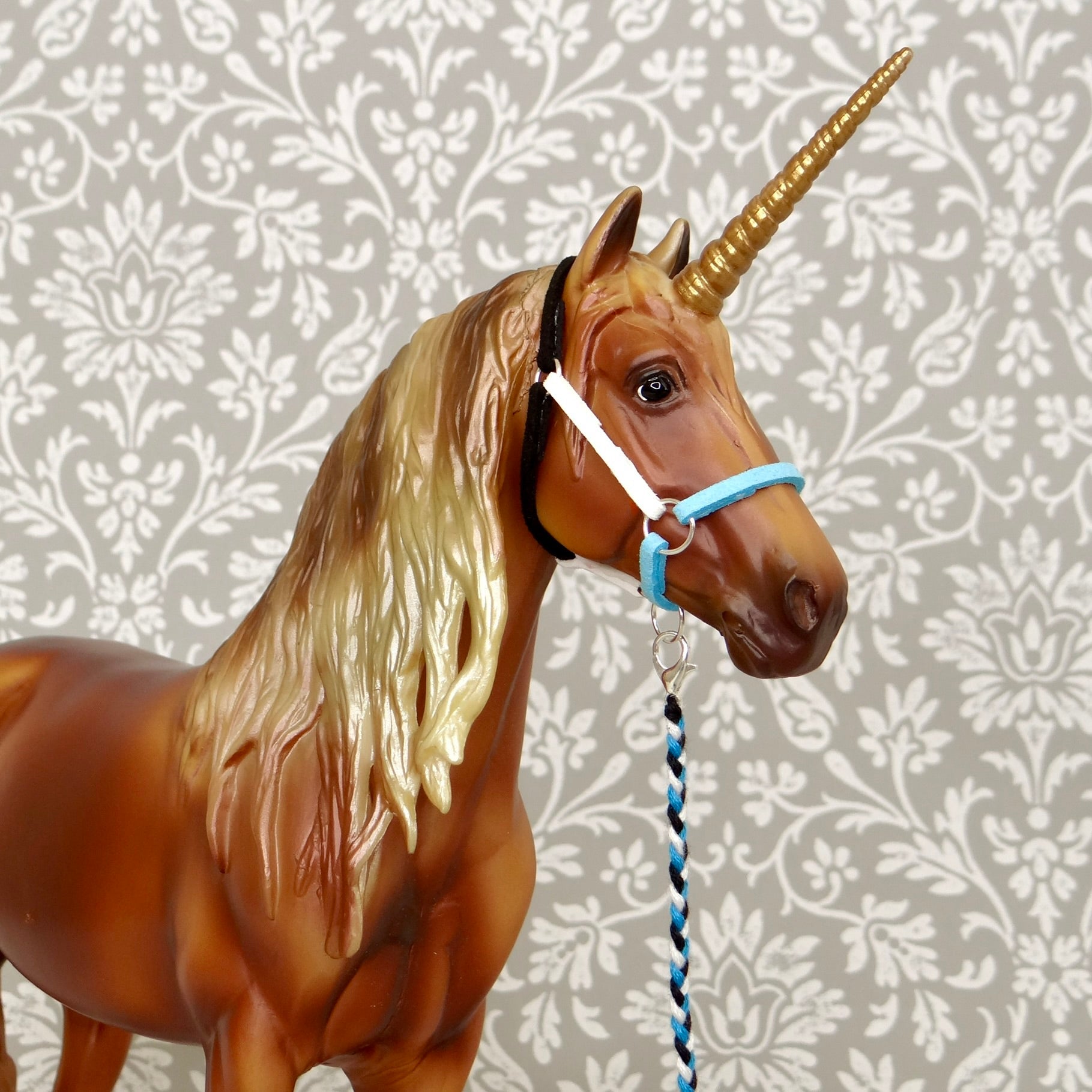 1:9 Three Colour Halter Embroidery Lead