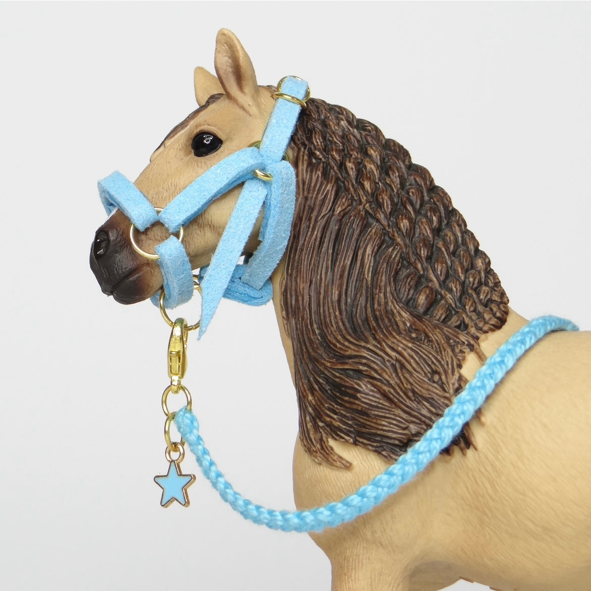 1:24 Halter with Braided Lead Star Charm