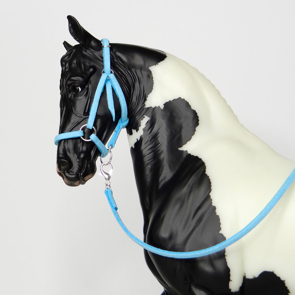 1:9 Halter with Faux Leadrope