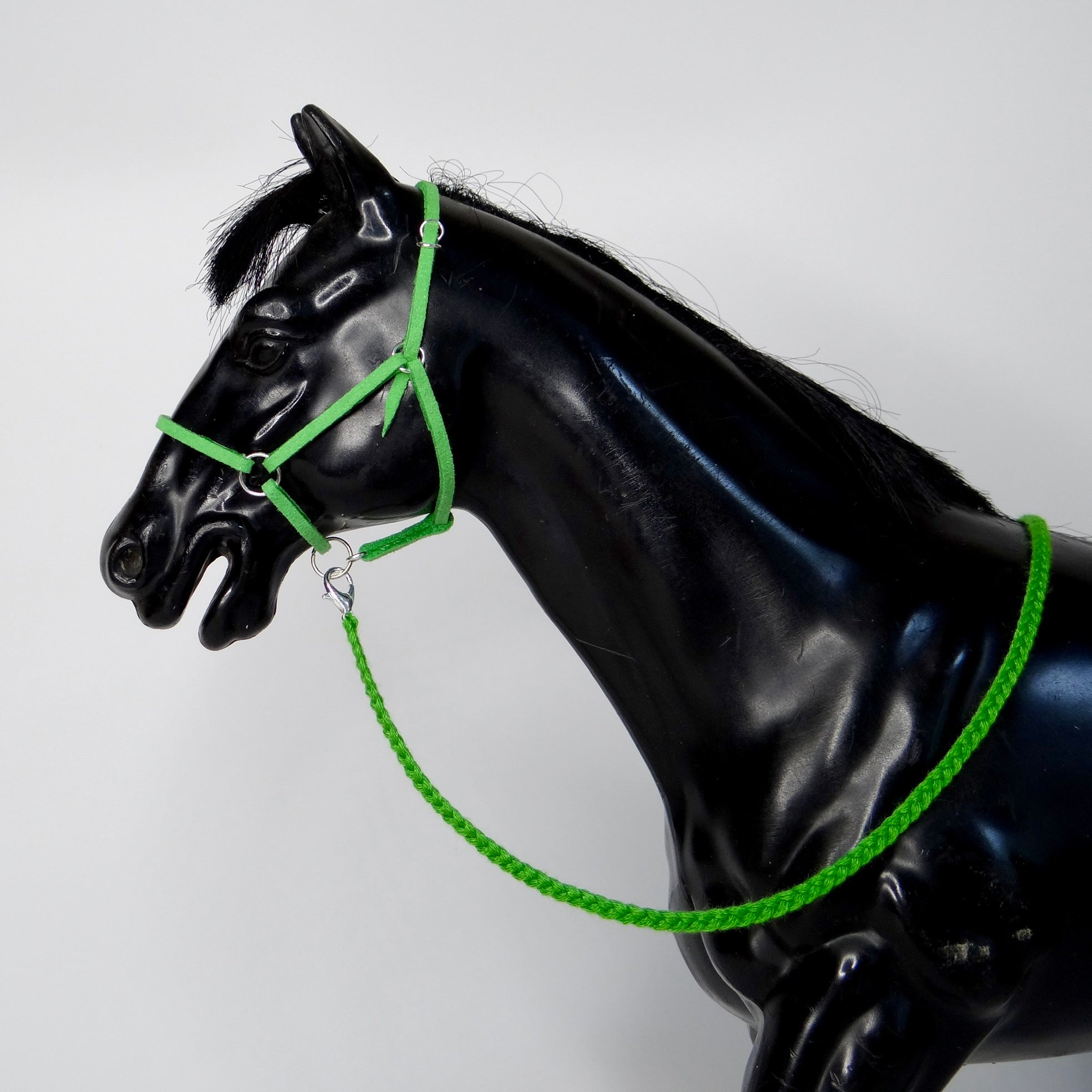 1:6 Green Halter Embroidery Lead