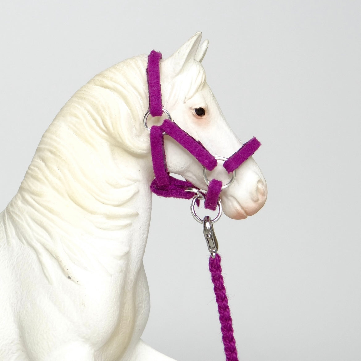 1:24 Grape Halter Braided Lead