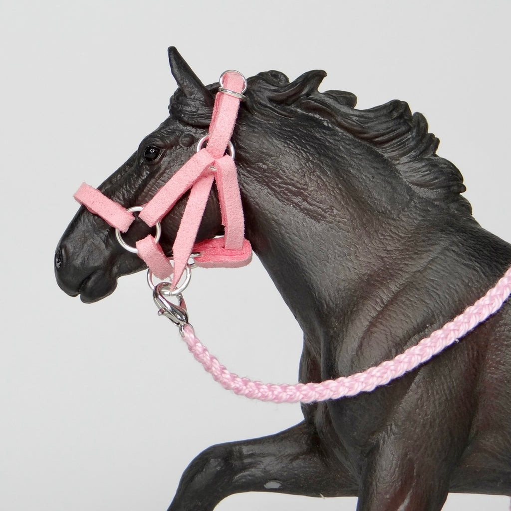 1:24 Light Pink Halter Braided Lead