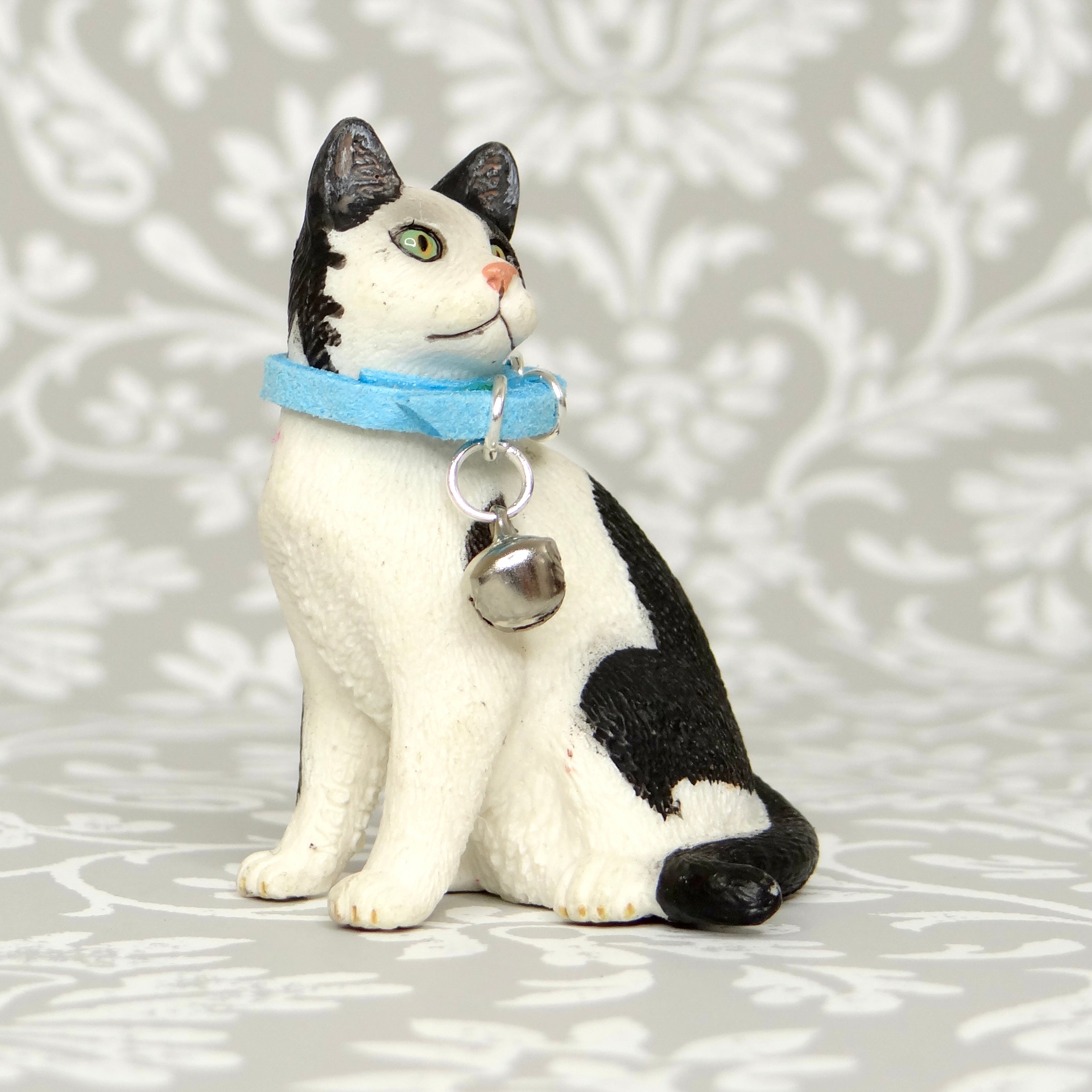 1:24 Cat Collar with Bell