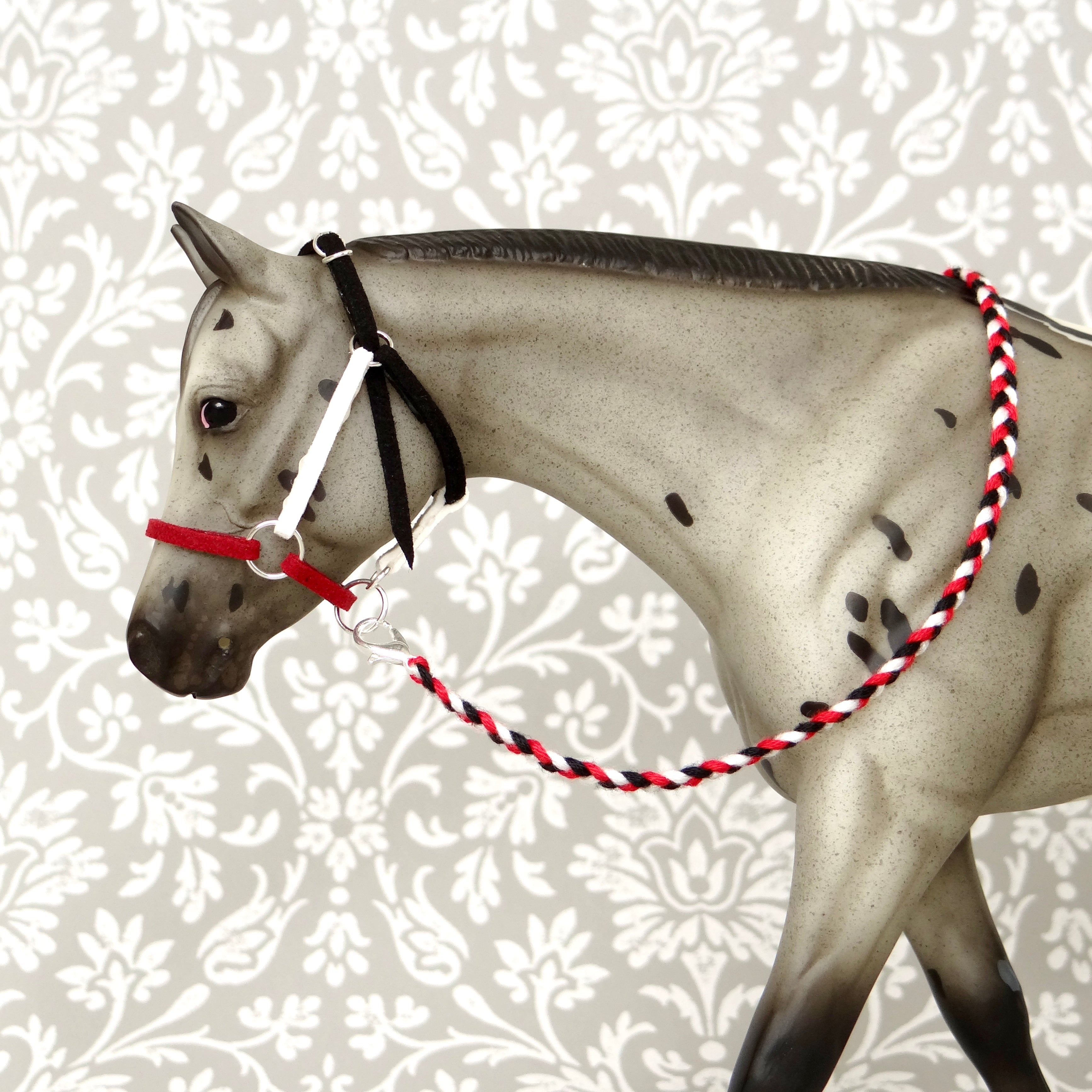1:9 Three Colour Halter Embroidery Lead