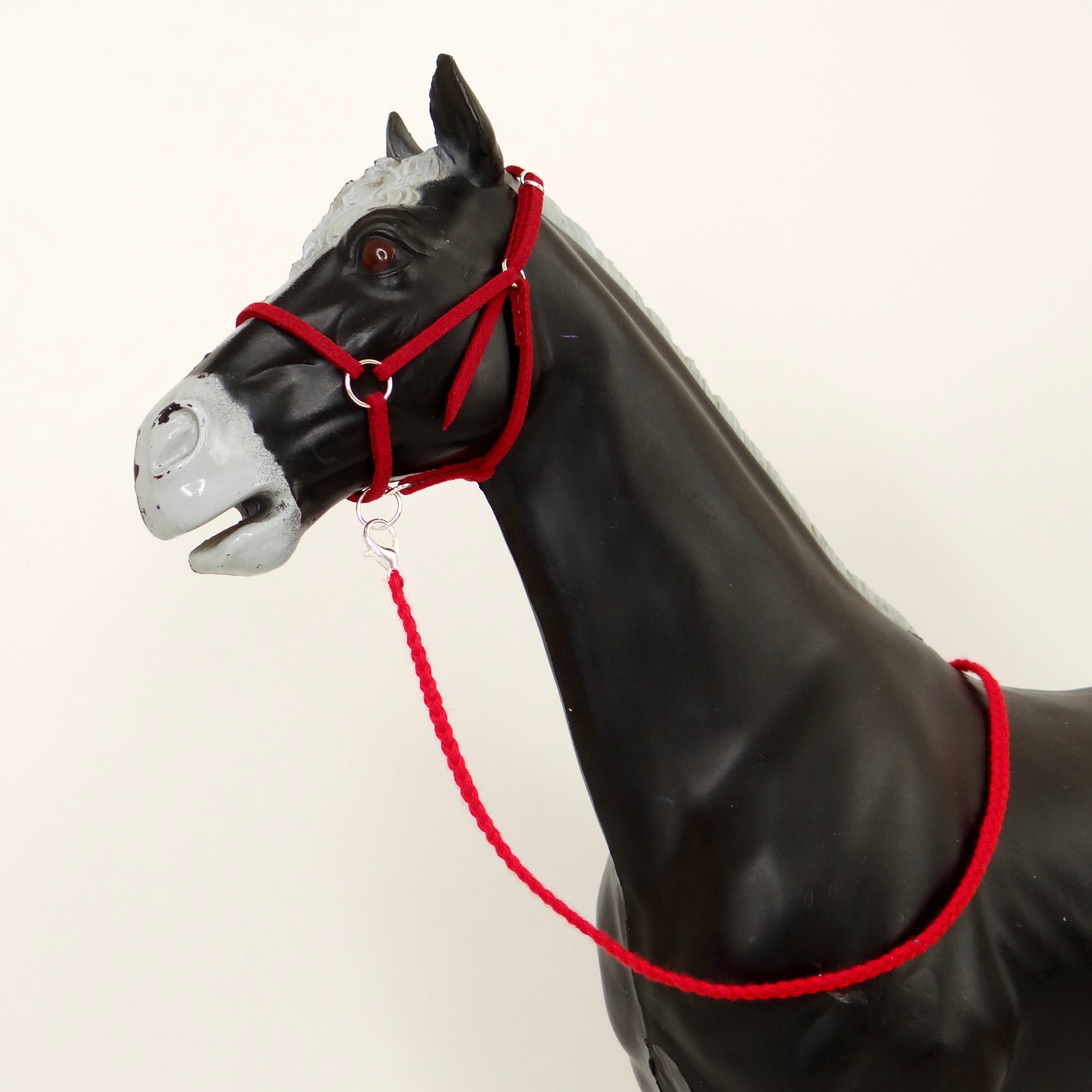 1:6 Red Halter Embroidery Lead