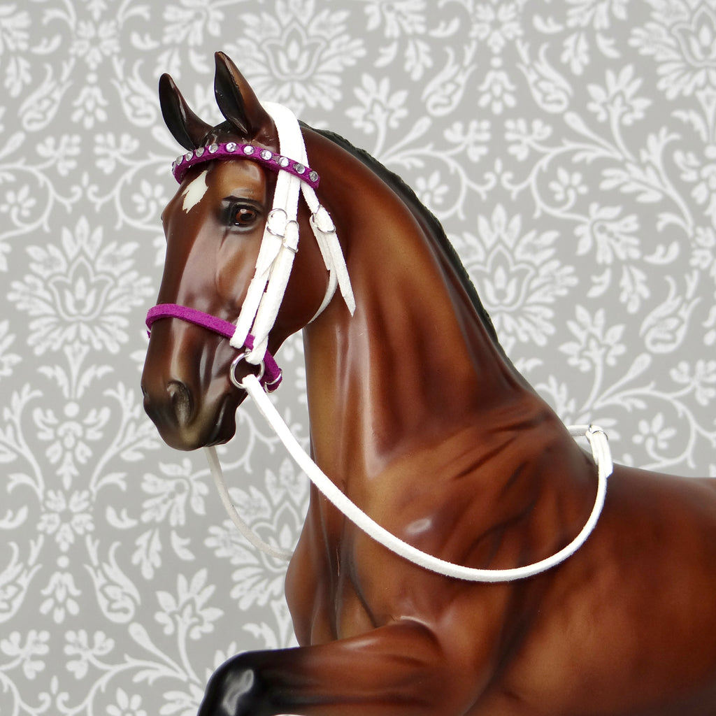 1:9 White Realistic Bridle with Gems