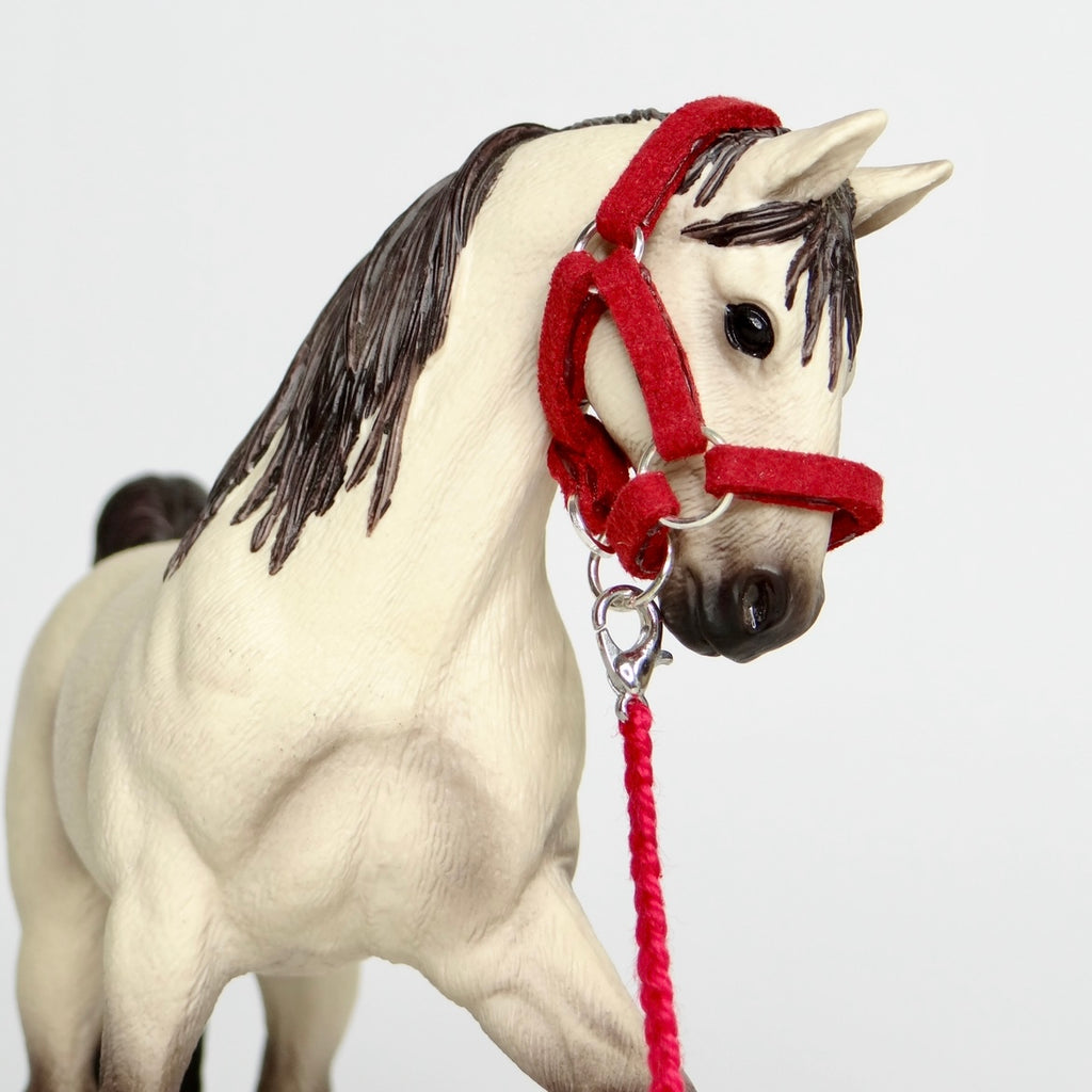 1:24 Red Halter Braided Lead